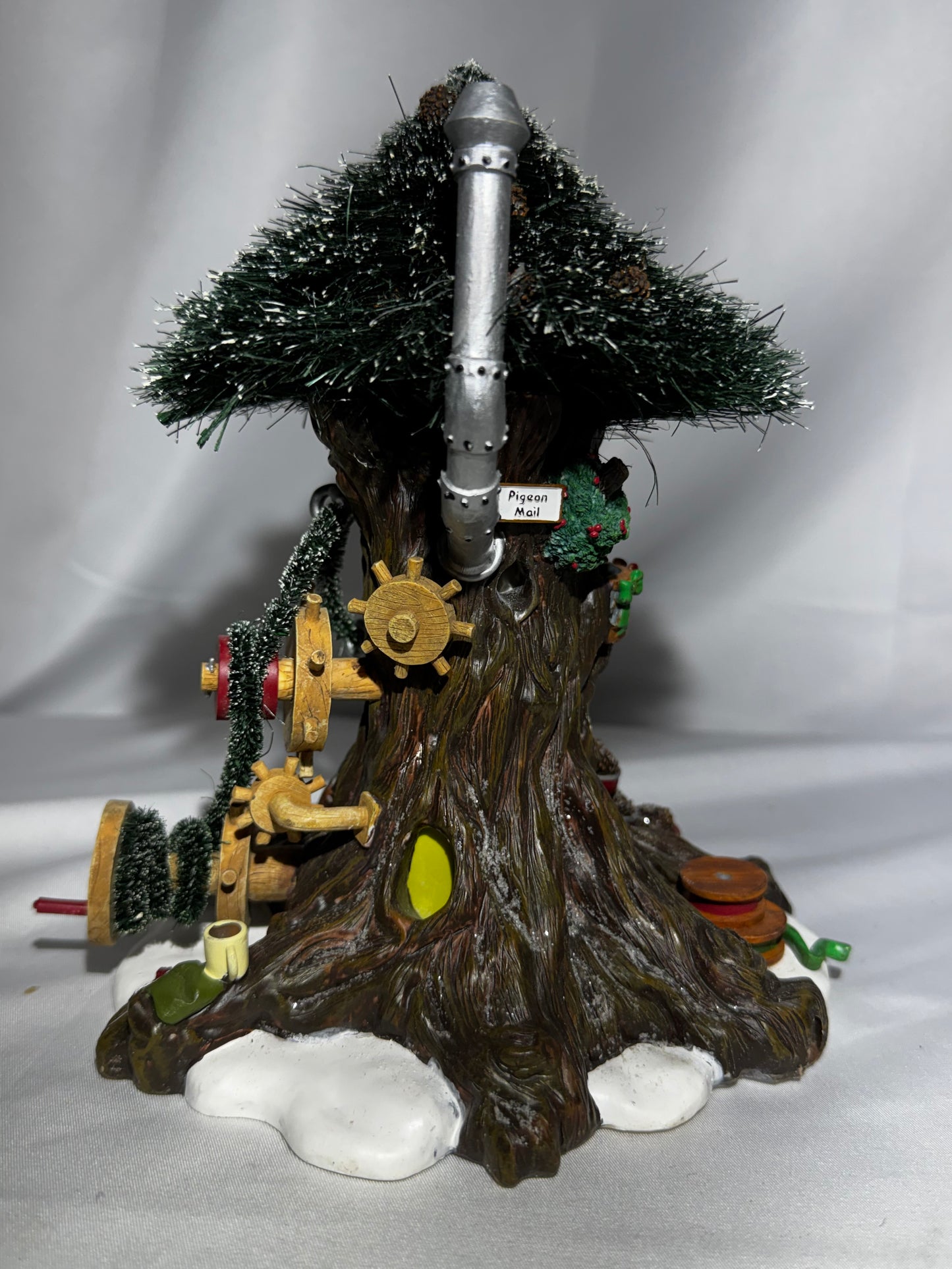 Department 56 North Pole Woods Trim-A-Tree Factory #56884 Retired 2001 Read