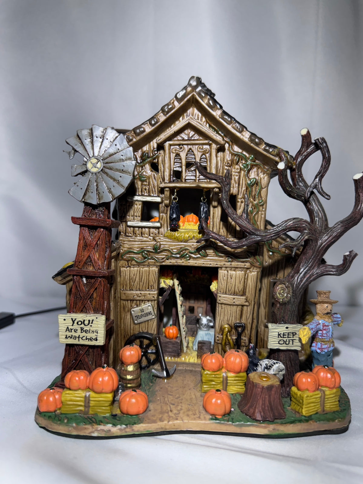 Lemax Spooky Town Creepy Barn #55222 — Retired 2005 Halloween Village Building