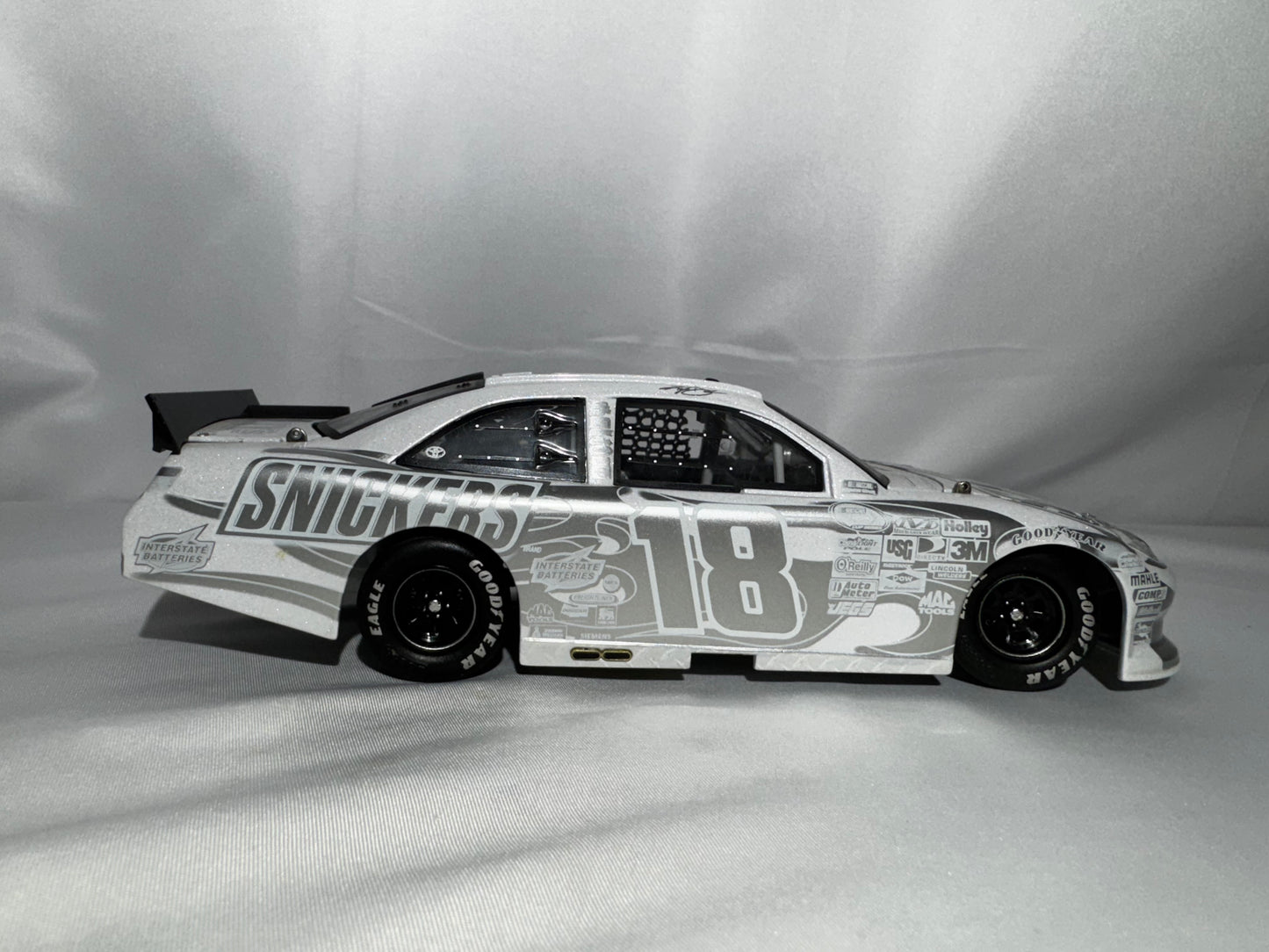 Kyle Busch #18 Snickers 2011 Camry 1:24 ARC Ice Series Diecast #1 of 561