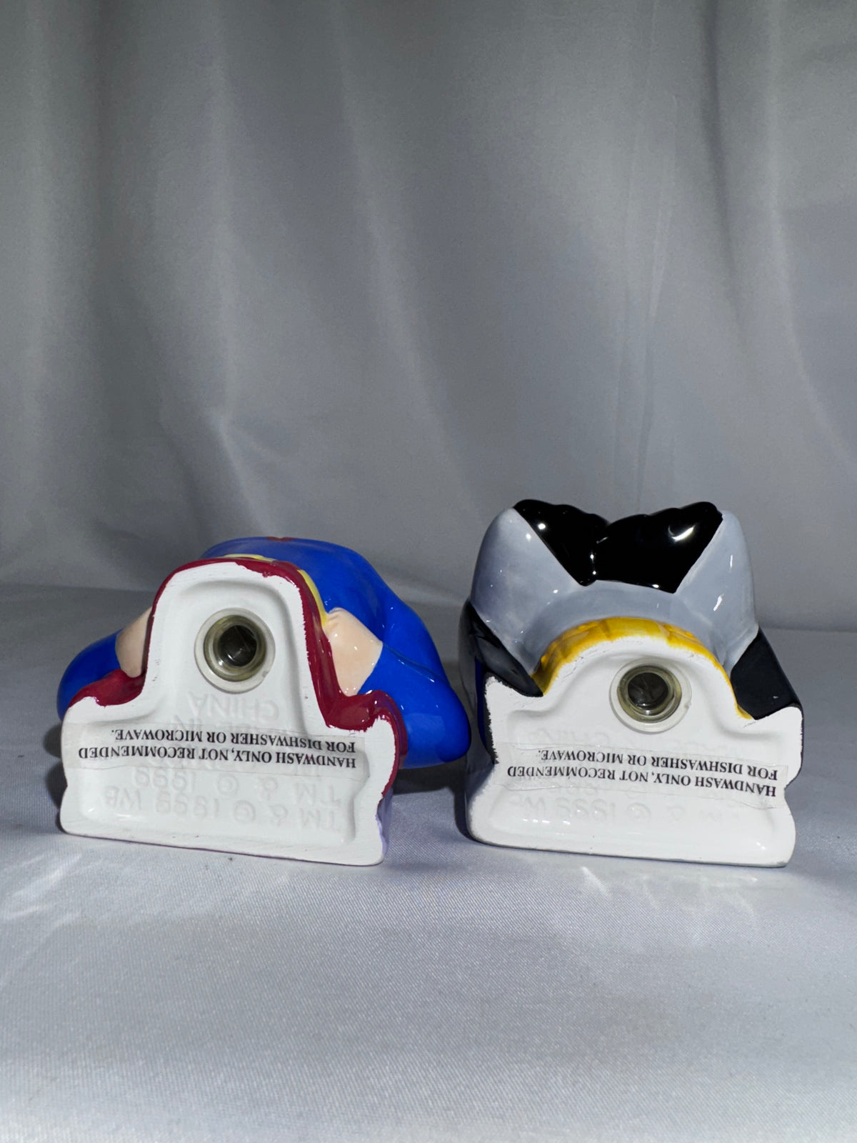1999 DC Comics Batman & Superman Back-to-Back Salt & Pepper Shakers – Warner Bros. Studio Store