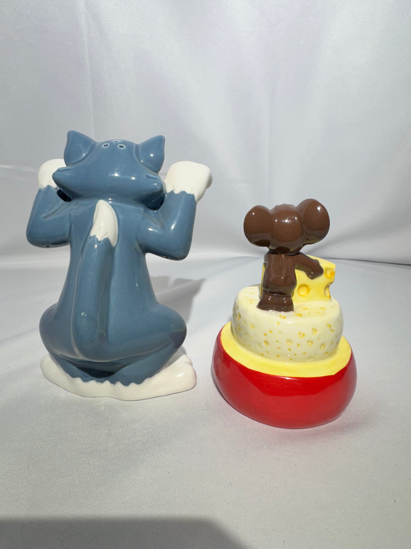 Vintage Tom and Jerry Salt & Pepper Shaker Set – 1998 Hanna-Barbera – T.E.C. – Original Stoppers