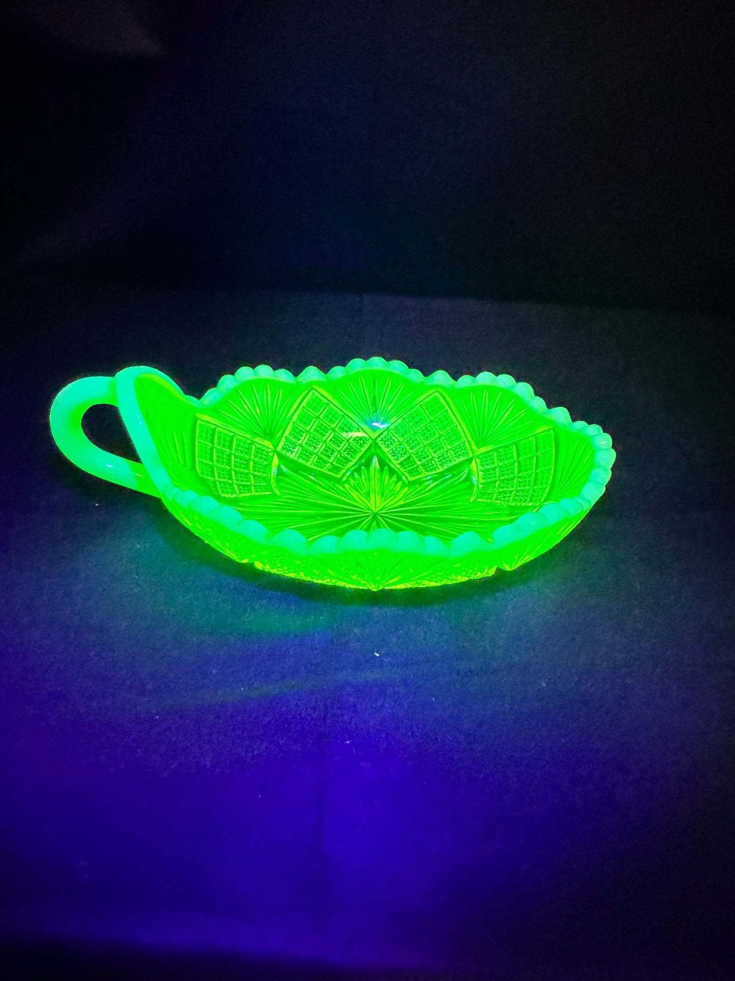 Vintage Davidson Primrose Pearline Uranium Glass Relish/nappy Dish– Lords & Ladies