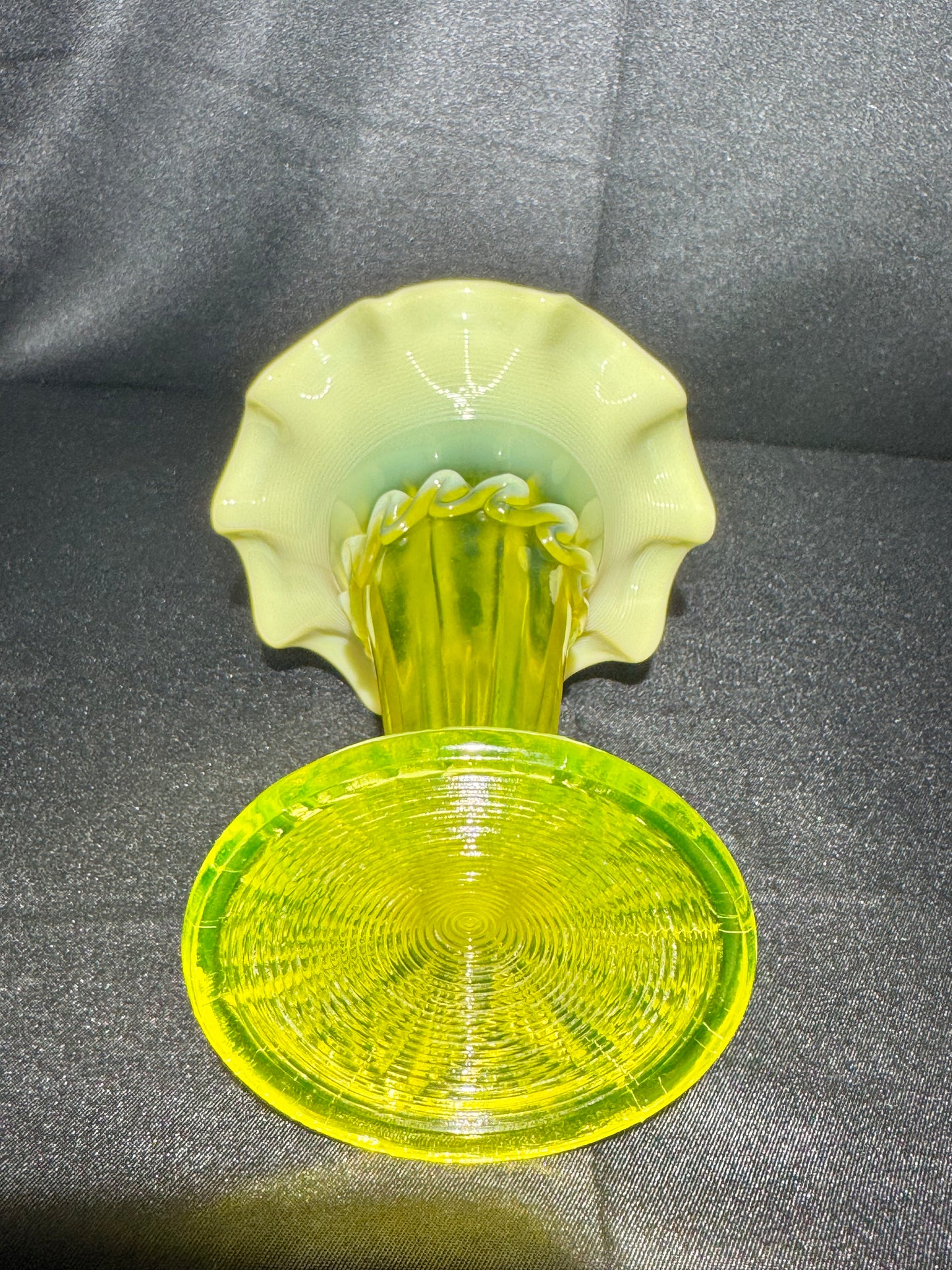 Vintage Davidson Pearline Primrose Uranium Glass Vase – Fluted & Ruffled