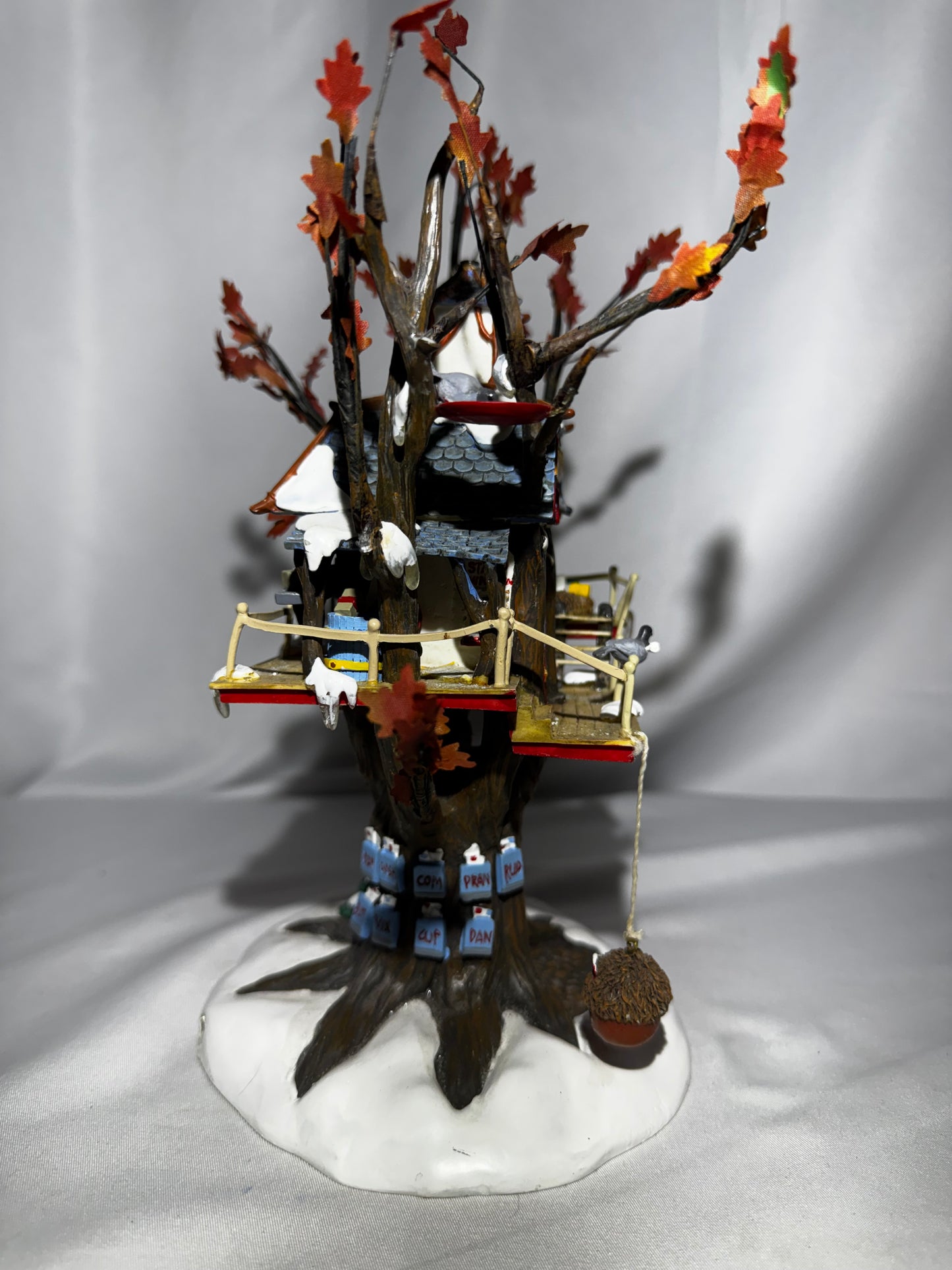 Department 56 North Pole Woods “Oakwood Post Office Branch” Lighted Treehouse – Retired Collectible