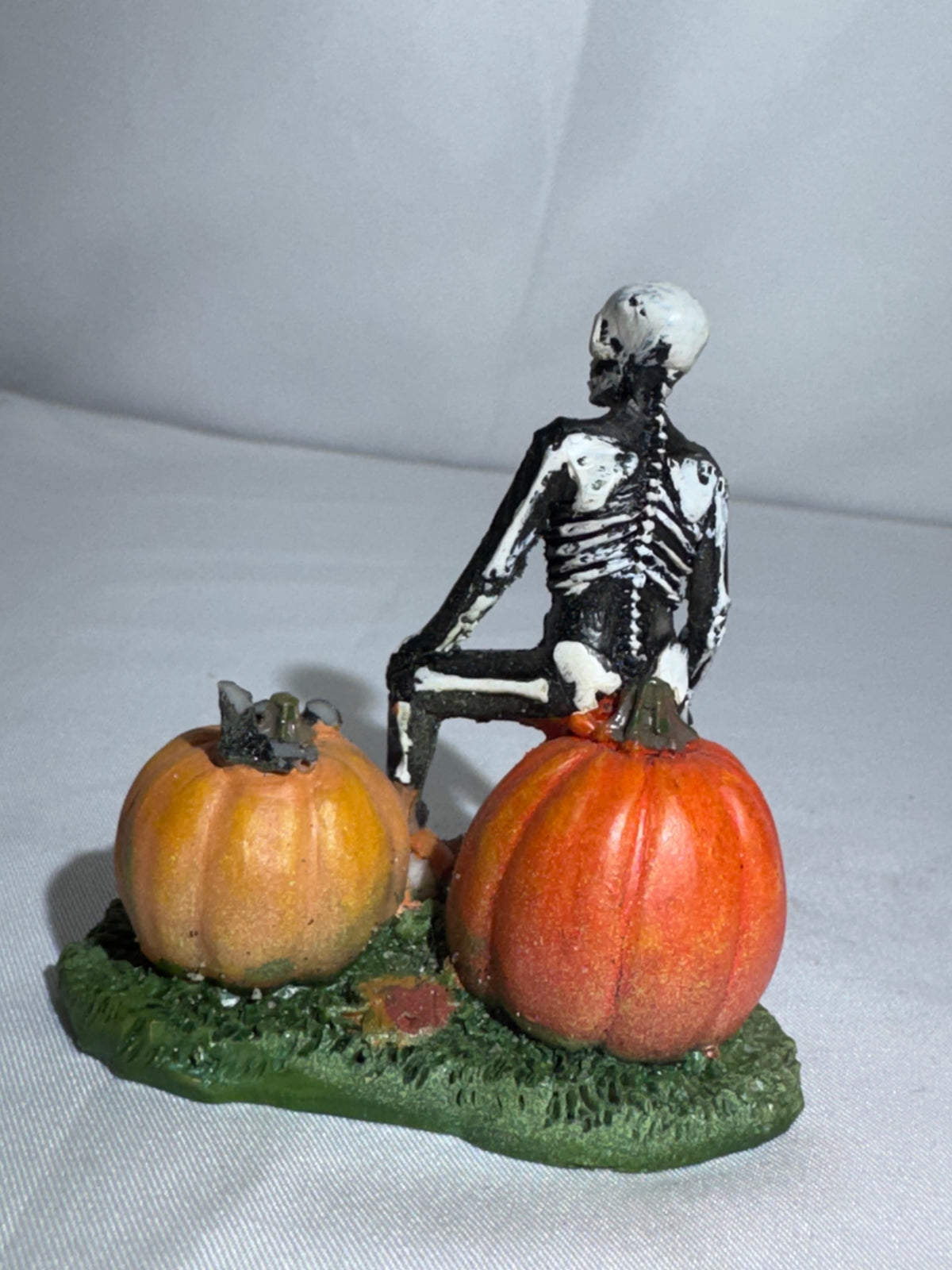 LEMAX Spooky Town Halloween Companions – Retired Halloween Figurine – Missing Black Cat