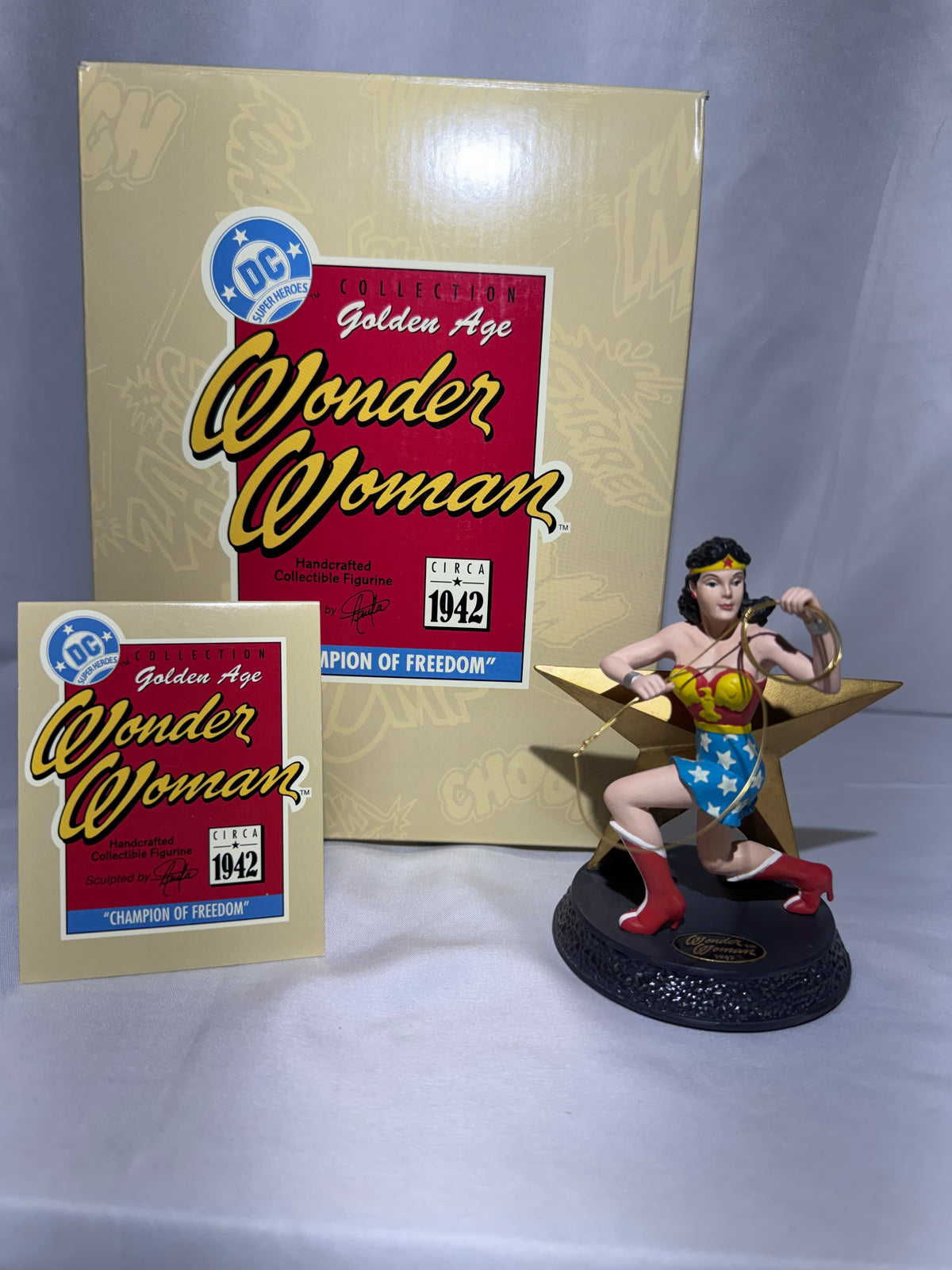 1996 Hallmark DC Super Heroes Collection Golden Age Wonder Woman “Champion of Freedom” Figurine with Box