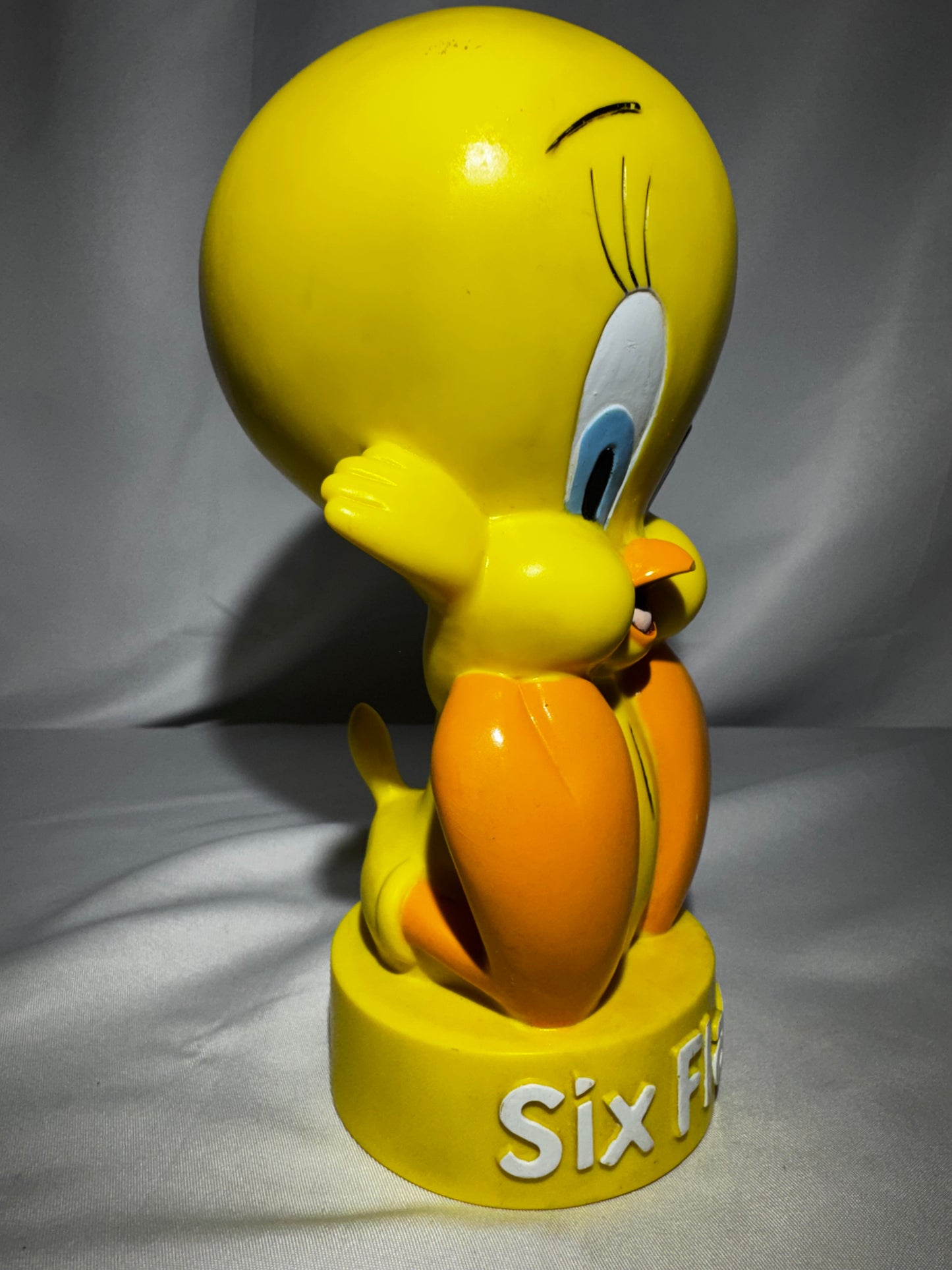 1996 Six Flags Warner Bros Tweety Bird Piggy Bank Resin Plastic Coin Bank 7.5” Vintage