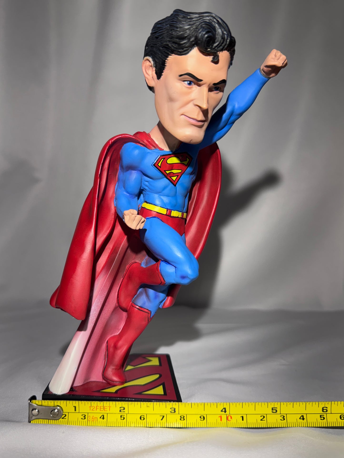 NECA DC Originals Superman Head Knocker Bobblehead – 8” Hand-Painted Resin – Original Box