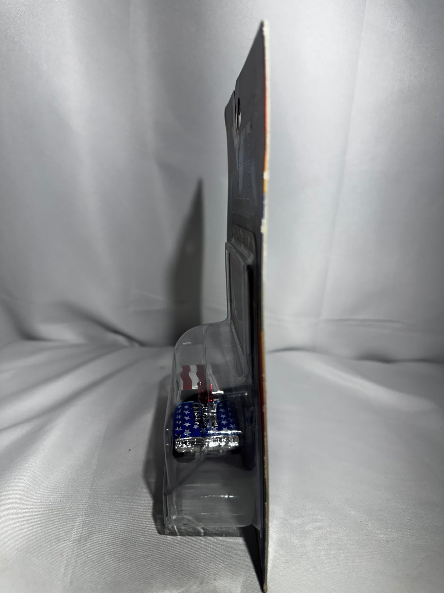 Muscle Machines 1:64 Scale ’68 Hemi Dart Diecast – GS02-12