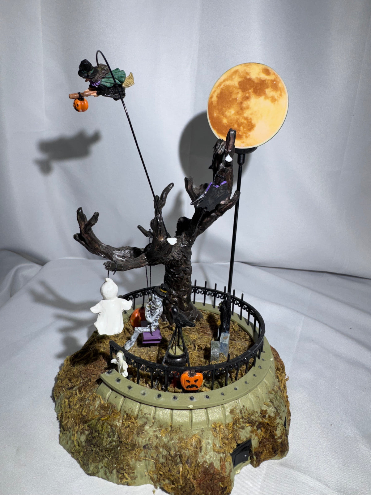 Lemax Spooky Town Witch’s Joyride #44109 – 2004 – Retired – AS-IS / Repair