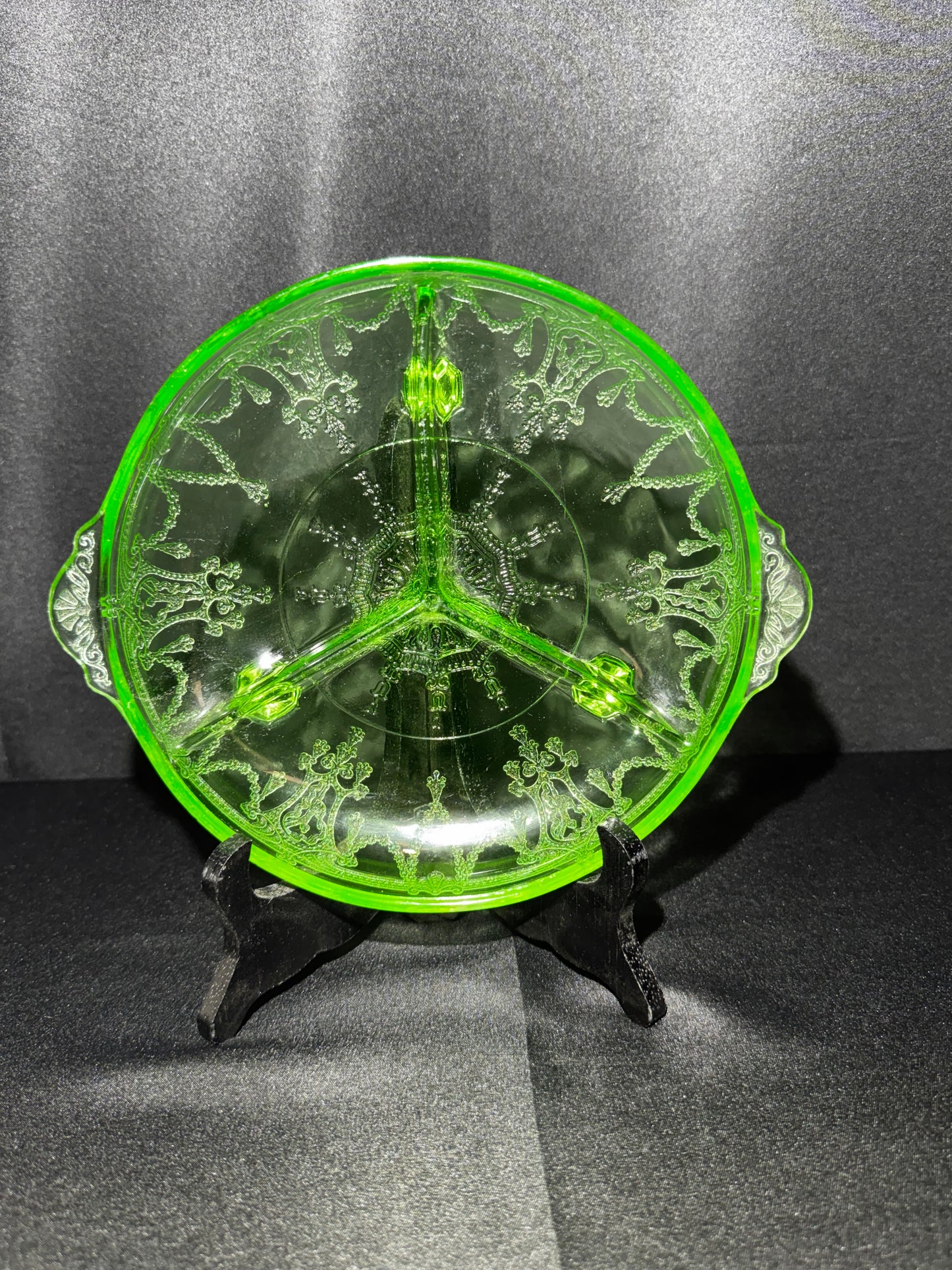 Vintage Anchor Hocking Cameo Ballerina Green Uranium Depression Glass Relish Dish 7.5”