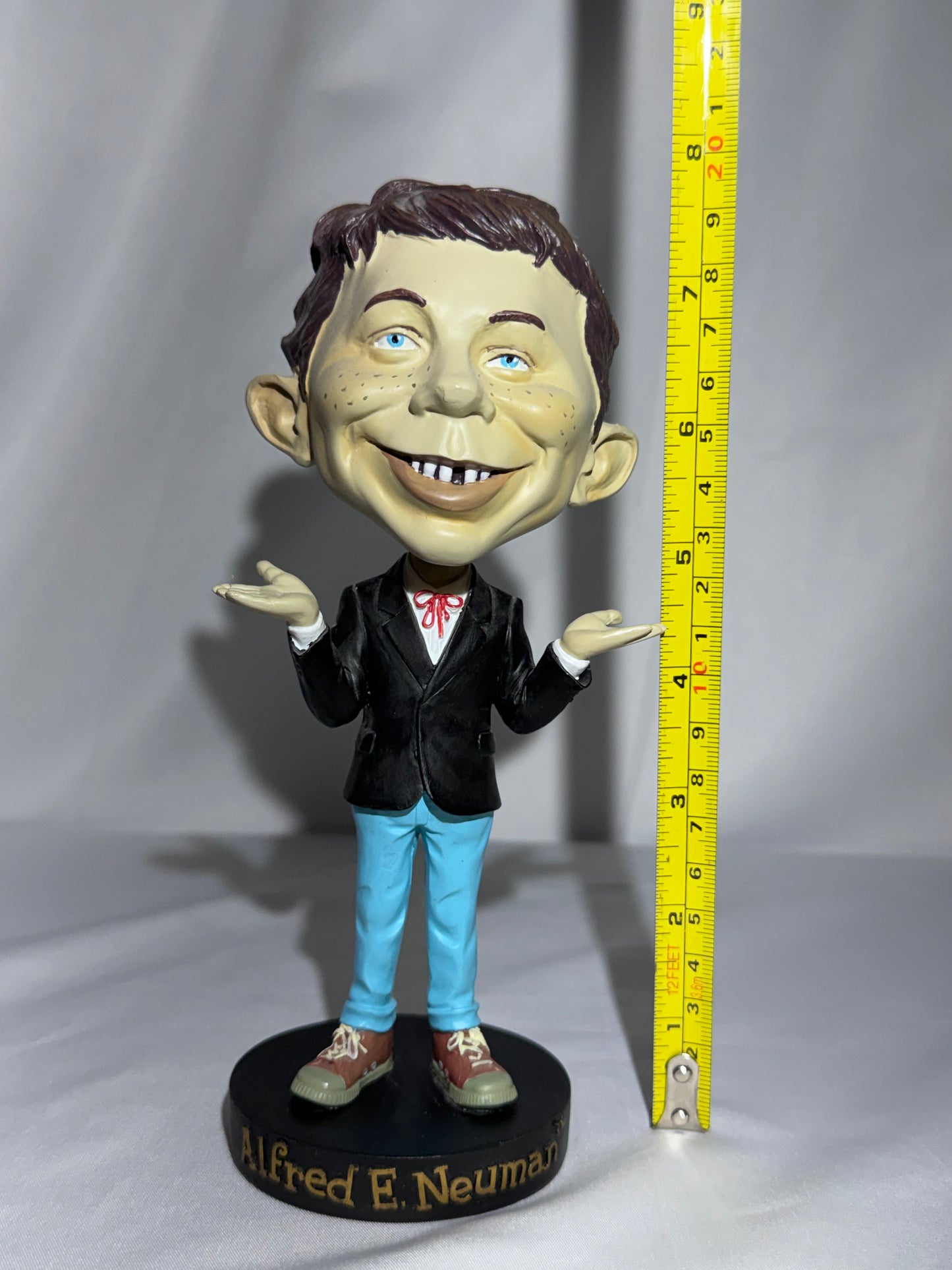 NECA MAD Magazine Alfred E. Neuman Head Knocker Bobblehead – Original Box