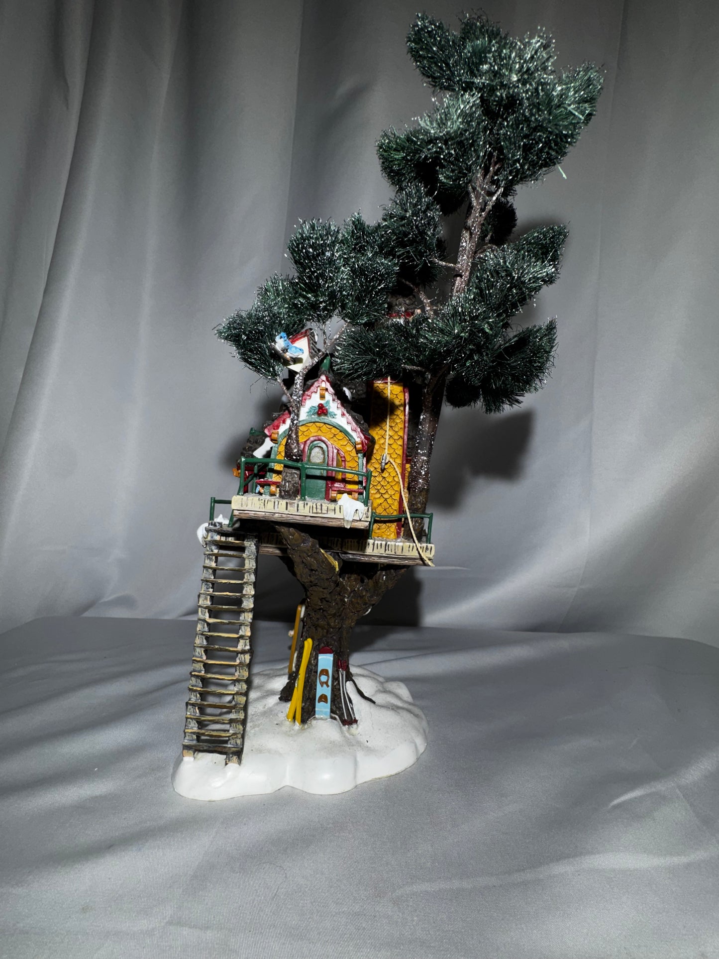 Department 56 North Pole Woods “Town Meeting Hall” Lighted Building – Item #56.56880