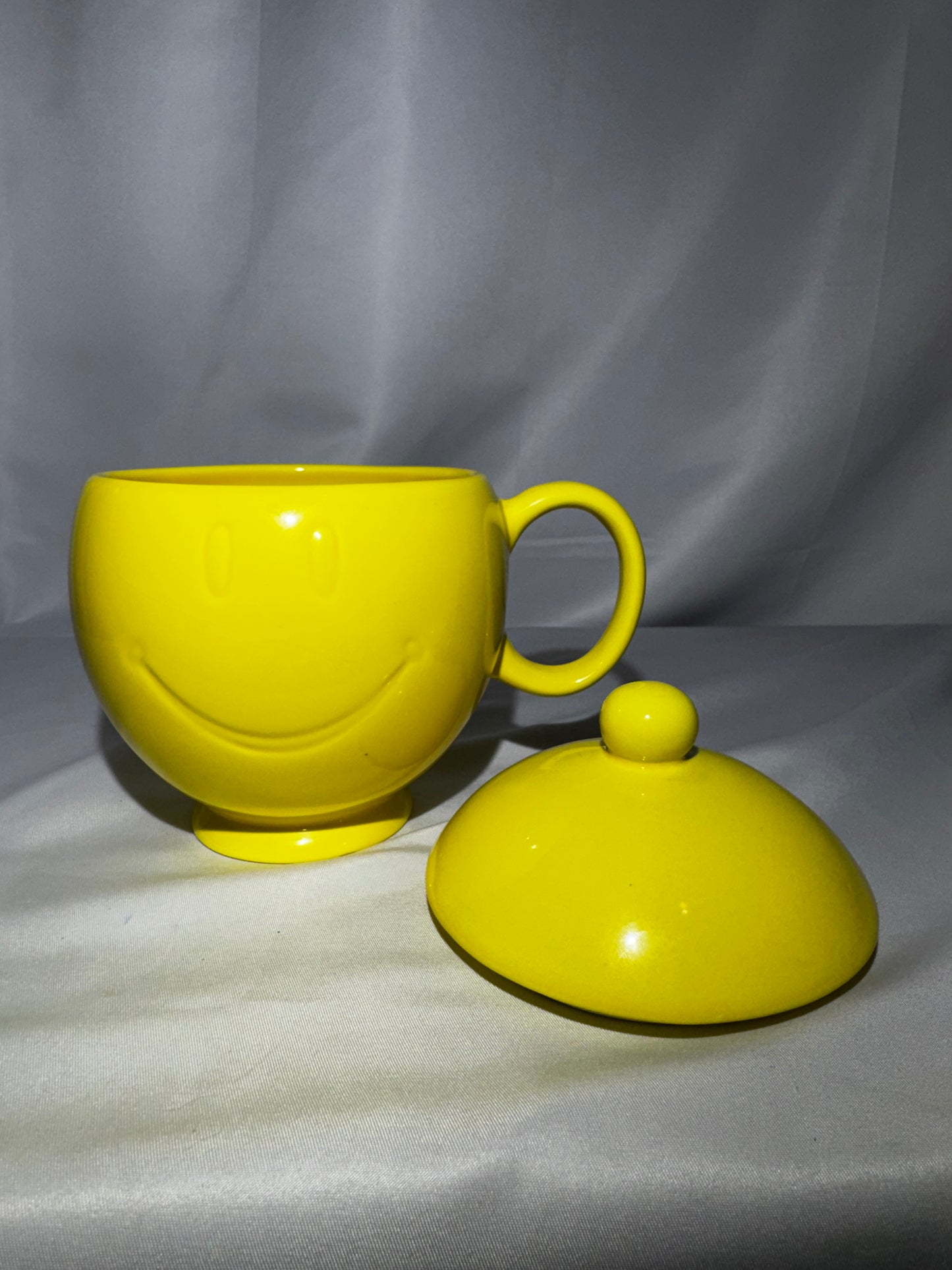 Vintage Teleflora Smiley Face Mug w/Lid Yellow Ceramic Retro Be Happy