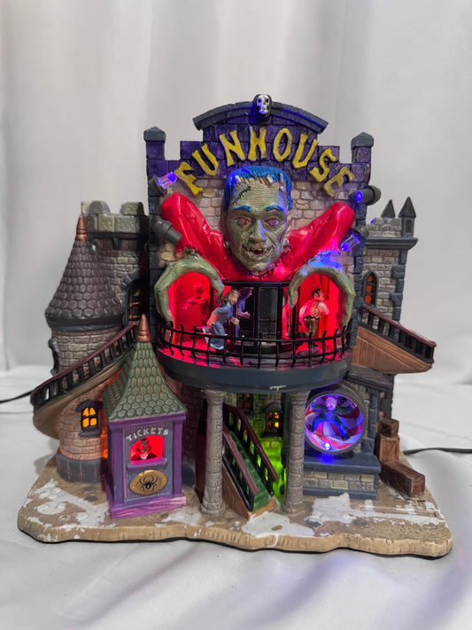 Lemax Spooky Town Funhouse #65344 – Retired 2006 – Halloween Village – AS-IS