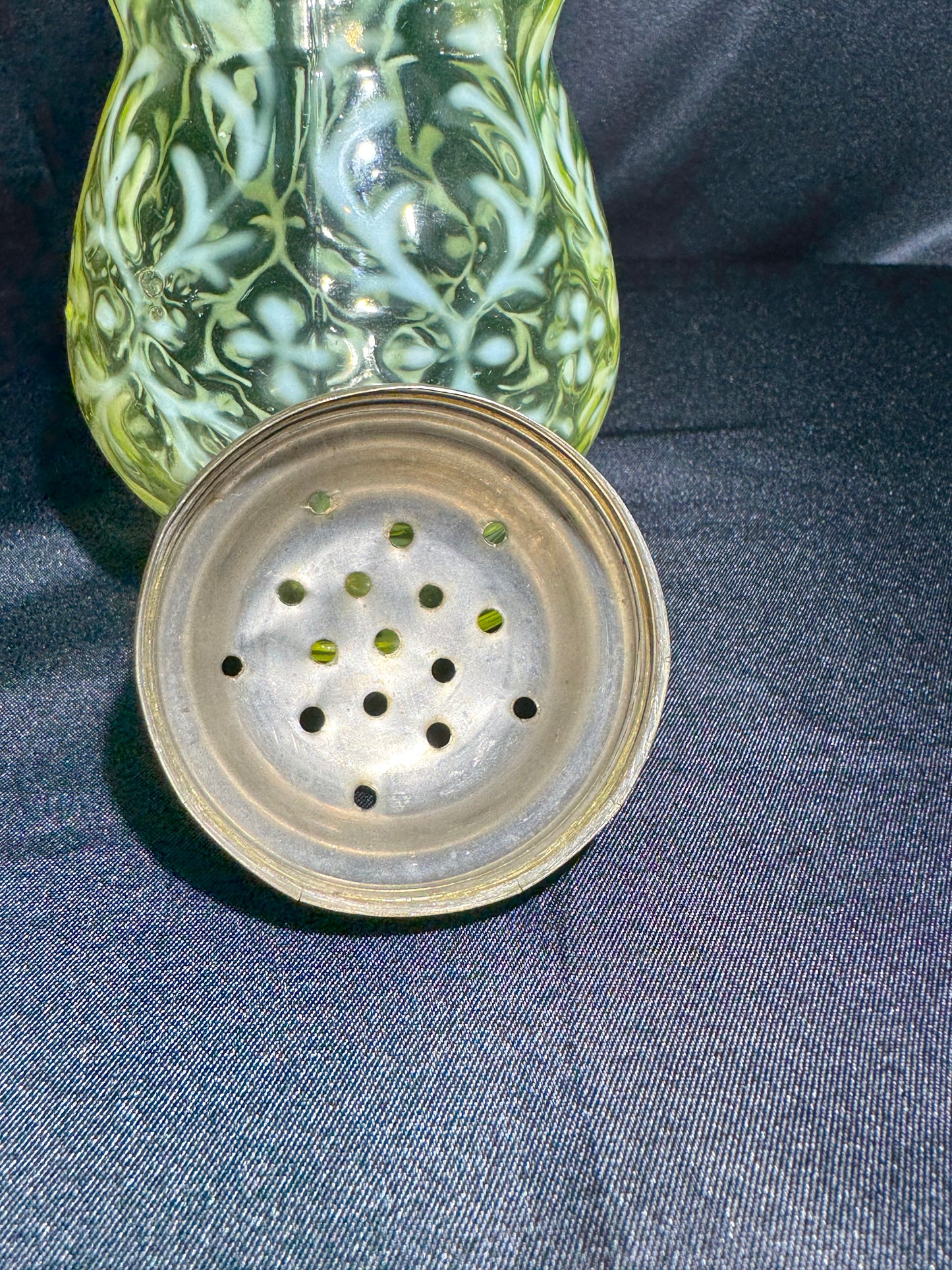 Northwood Spanish Lace Uranium Glass Shaker – Vaseline Opalescent