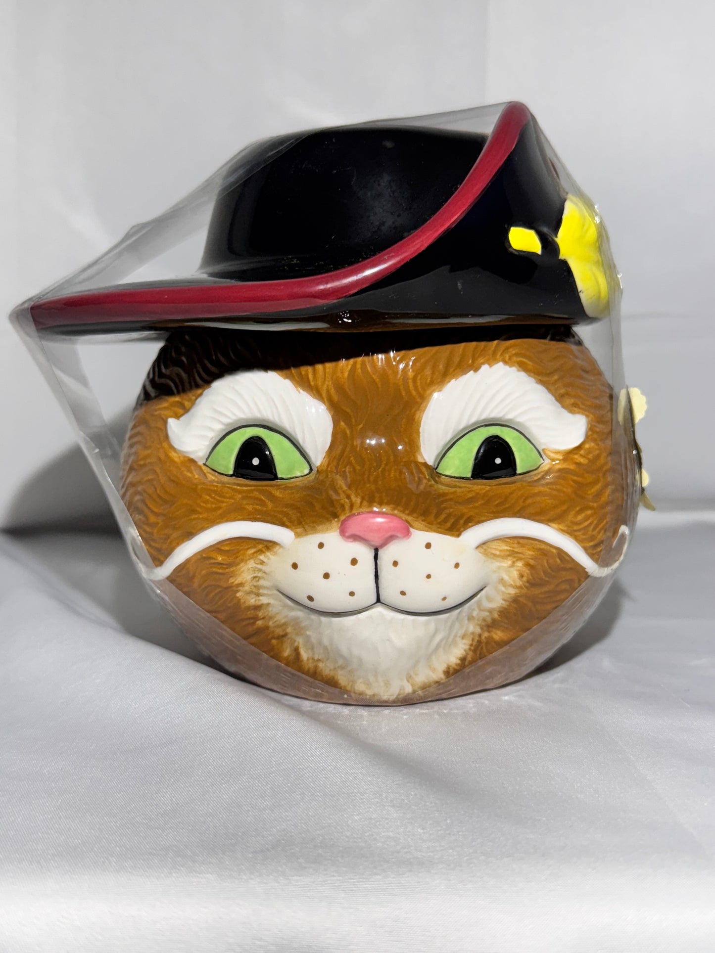 Shrek Puss in Boots Candy Jar – Factory Sealed with M&M’s