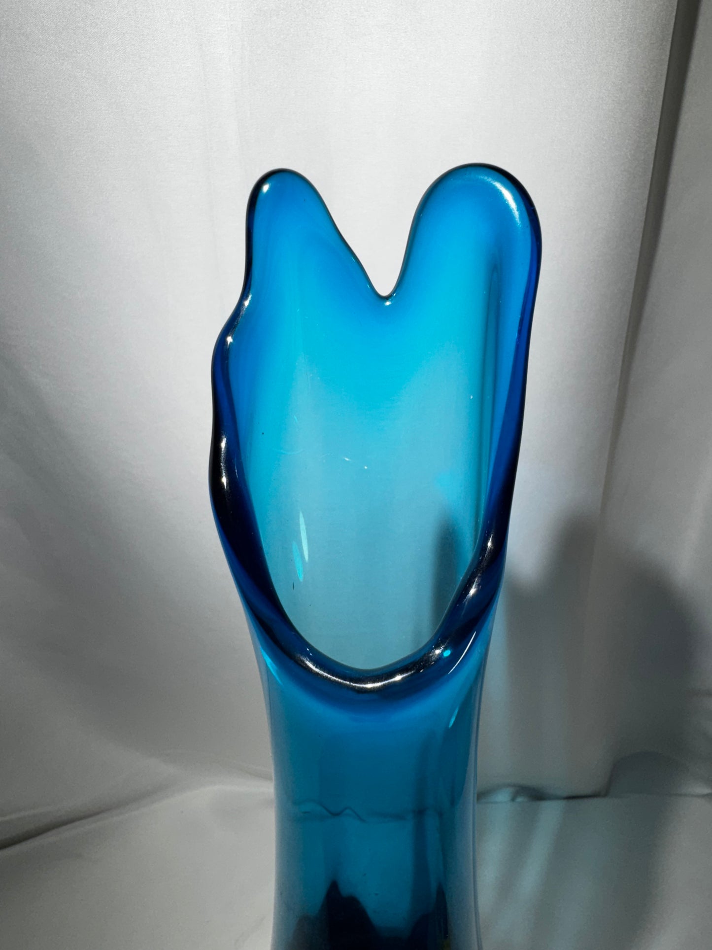Vintage Viking Glass Epic Bluenique 17” 6-Petal Swung Vase #1435 Mid Century MCM