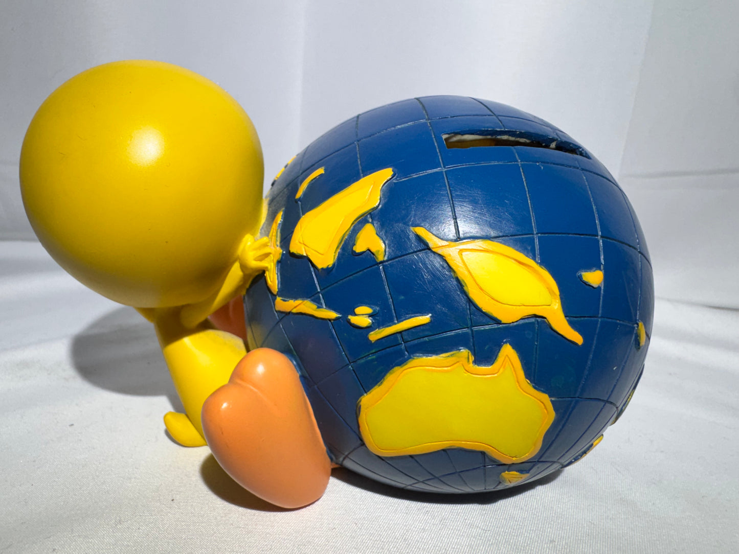 Tweety Bird with world Globe Bank – Warner Bros. 1999
