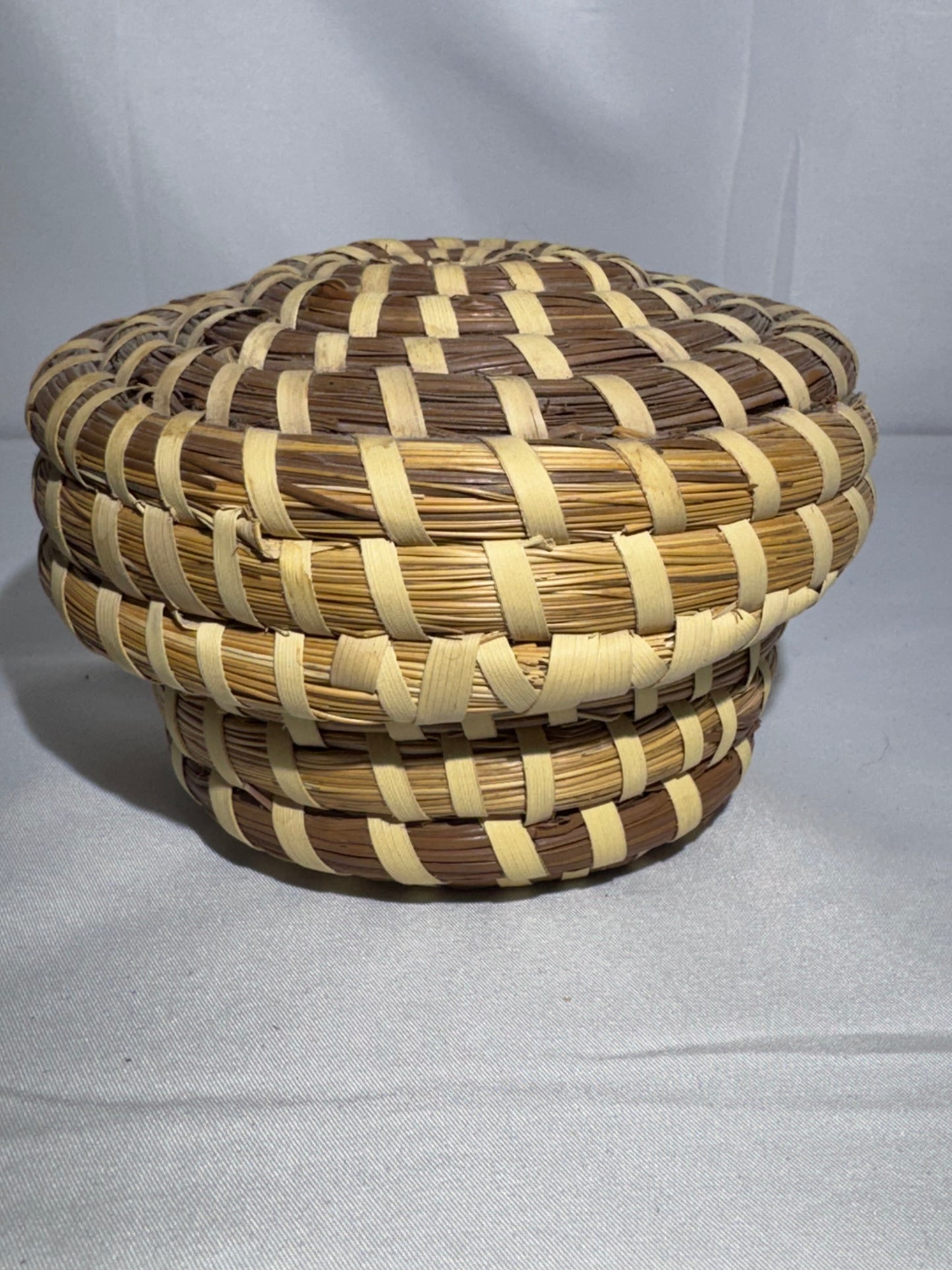 Handcrafted Gullah Sweetgrass/Pine Needle Basket with Lid –Helen Burns Charleston, SC