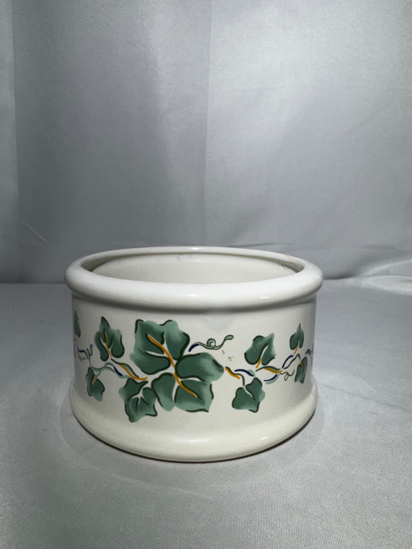 Vintage  1 Pint Art Pottery Crock – Green Ivy Pattern