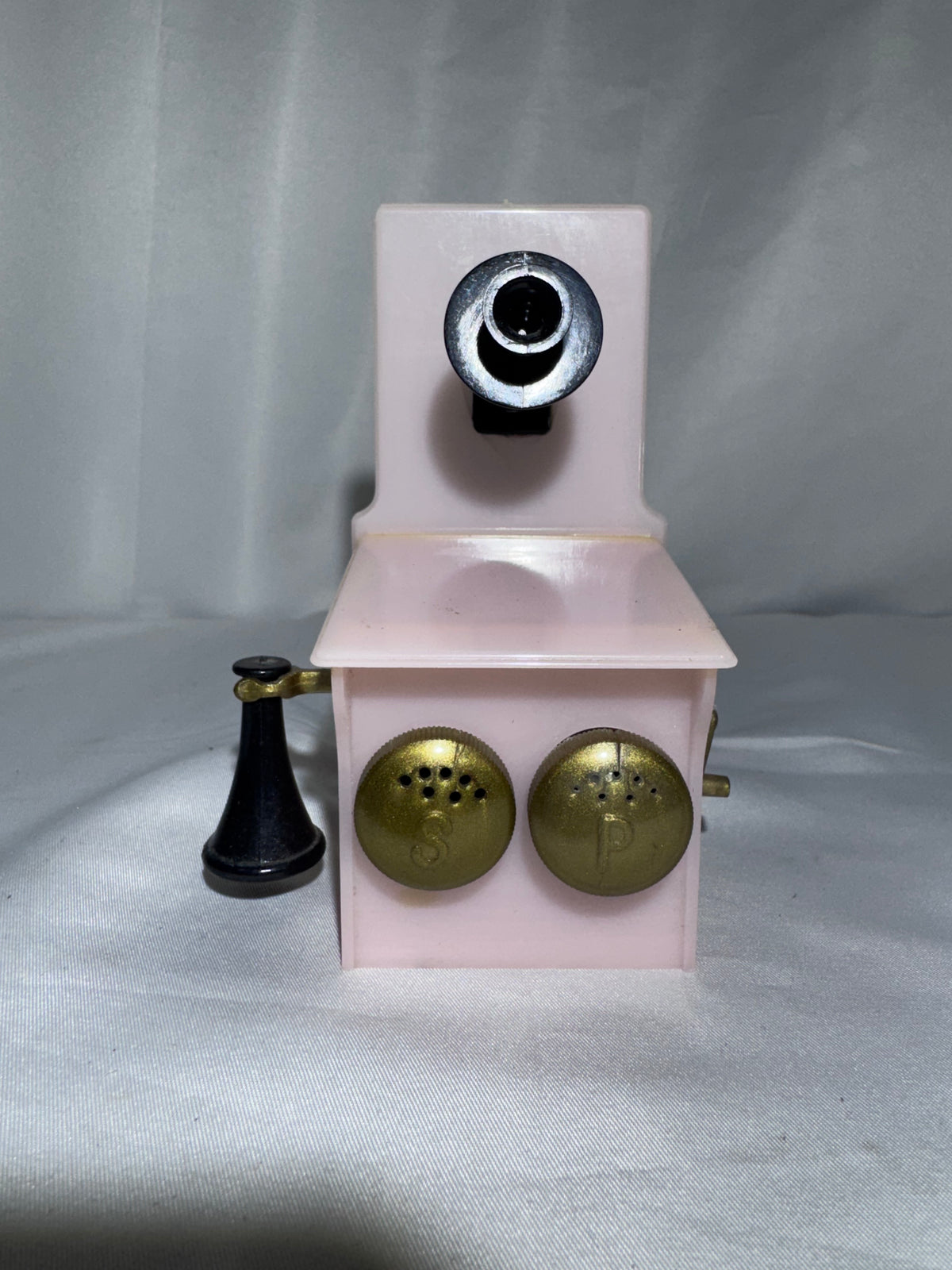 Vintage MCM Pink Plastic Wall Mount Crank Telephone Salt & Pepper Shakers