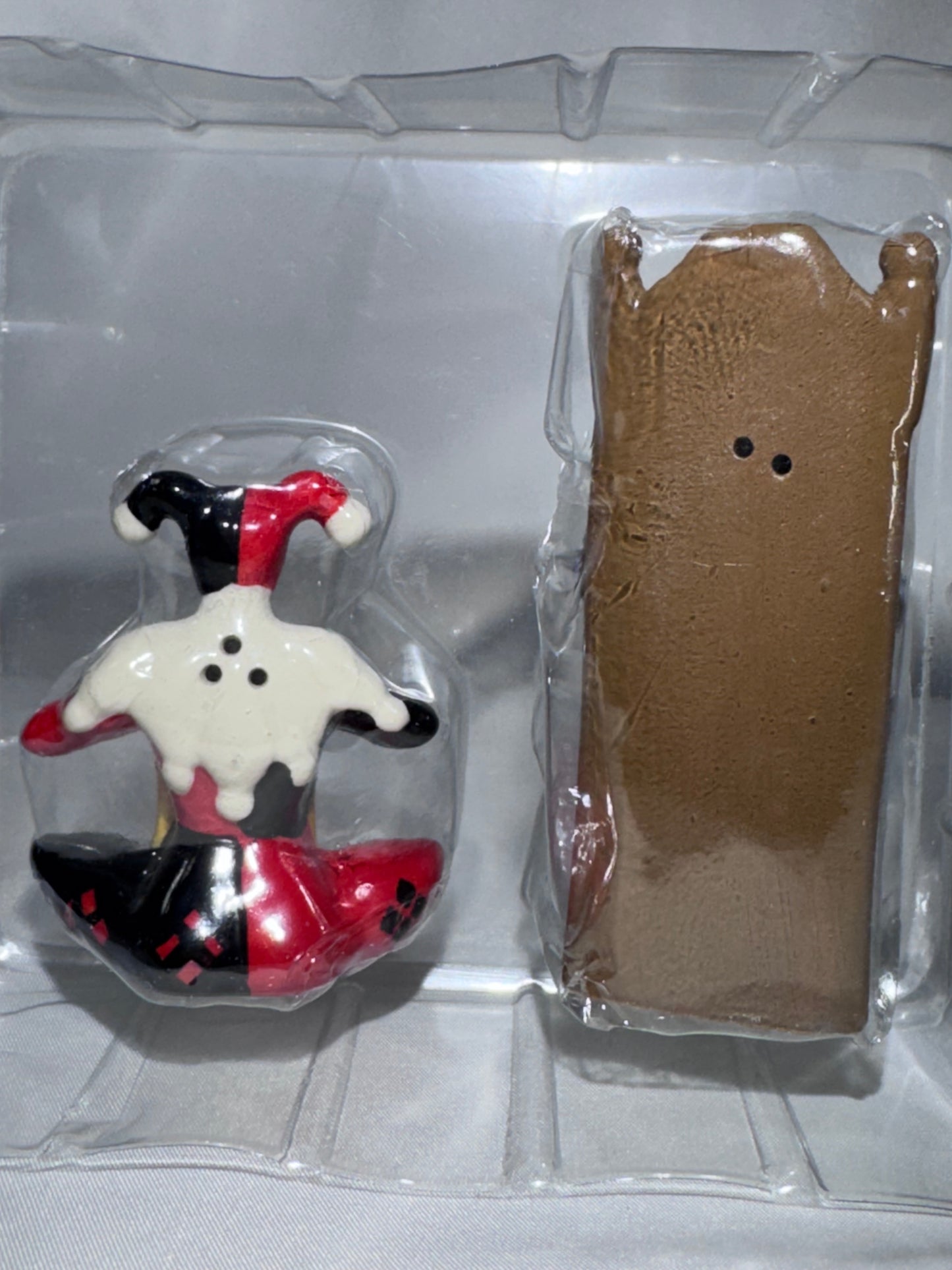 Vintage 2019 Enesco DC Comics Joker & Harley Quinn Salt & Pepper Shaker Set – Original Box