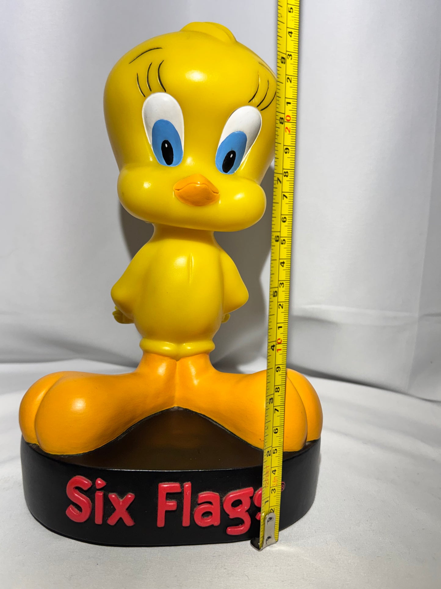 Vintage Looney Tunes Tweety Bird 10.5” Piggy Bank – Six Flags – 1997 Warner Bros