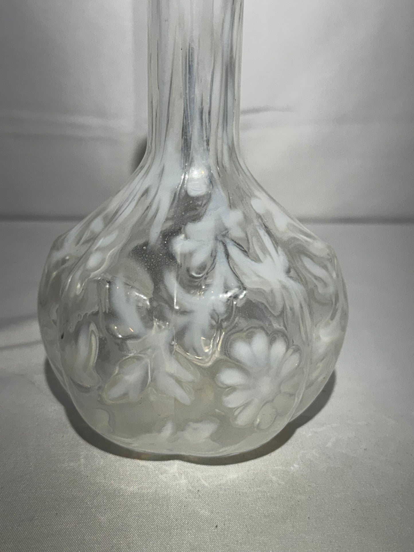 Vintage Fenton Daisy & Fern White Opalescent Glass Barber Bottle Decanter w/ Stopper