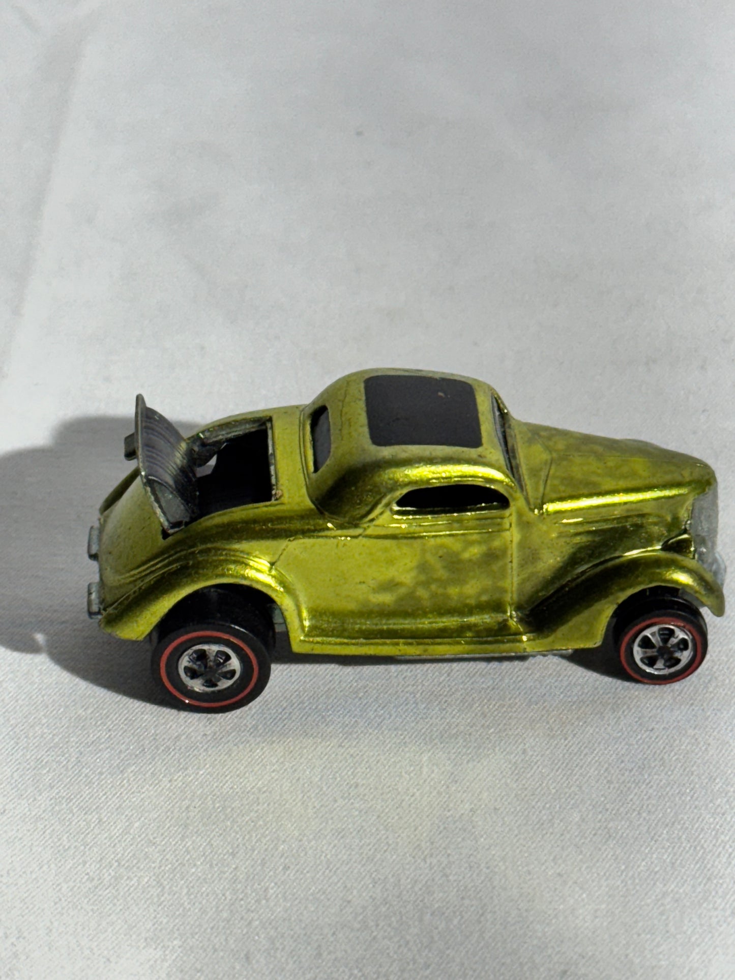 Hot Wheels Redline Classic ’36 Ford Coupe Antifreeze Lime