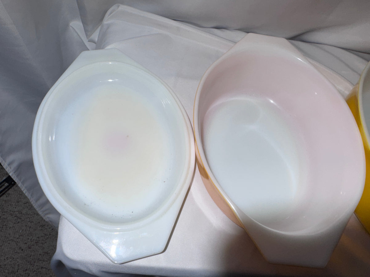 Vintage Pyrex Daisy Sunflower Mixing Bowls & Covered Casserole Dishes – 1970s – Set of 9 Pieces