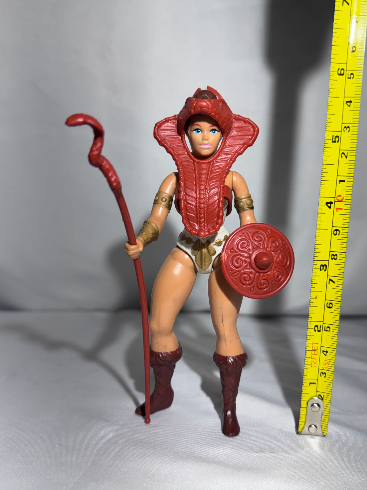 Vintage 1981 Mattel Masters of the Universe Teela Action Figure w/ Accessories & Mini-Comic