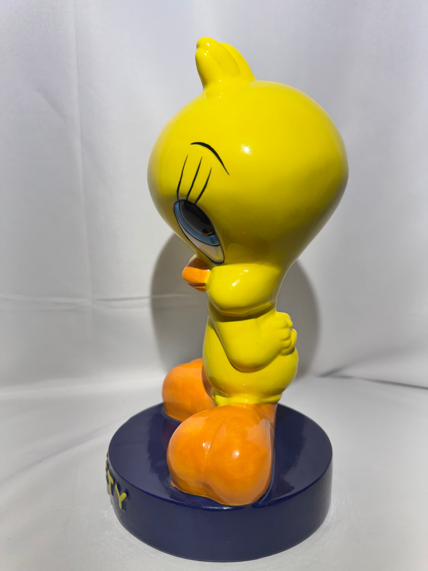 Looney Tunes Warner Bros. Tweety Bird Ceramic Piggy Bank – 1995/1996 – With Stopper