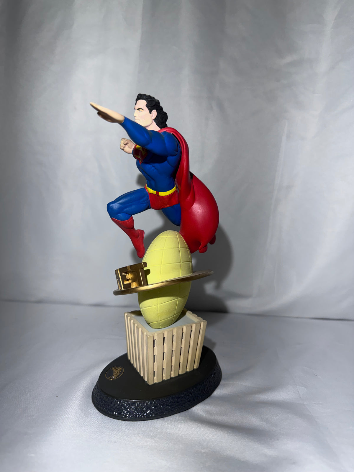 Hallmark 1996 DC Super Heroes Modern Era Superman “In a Single Bound” Figurine