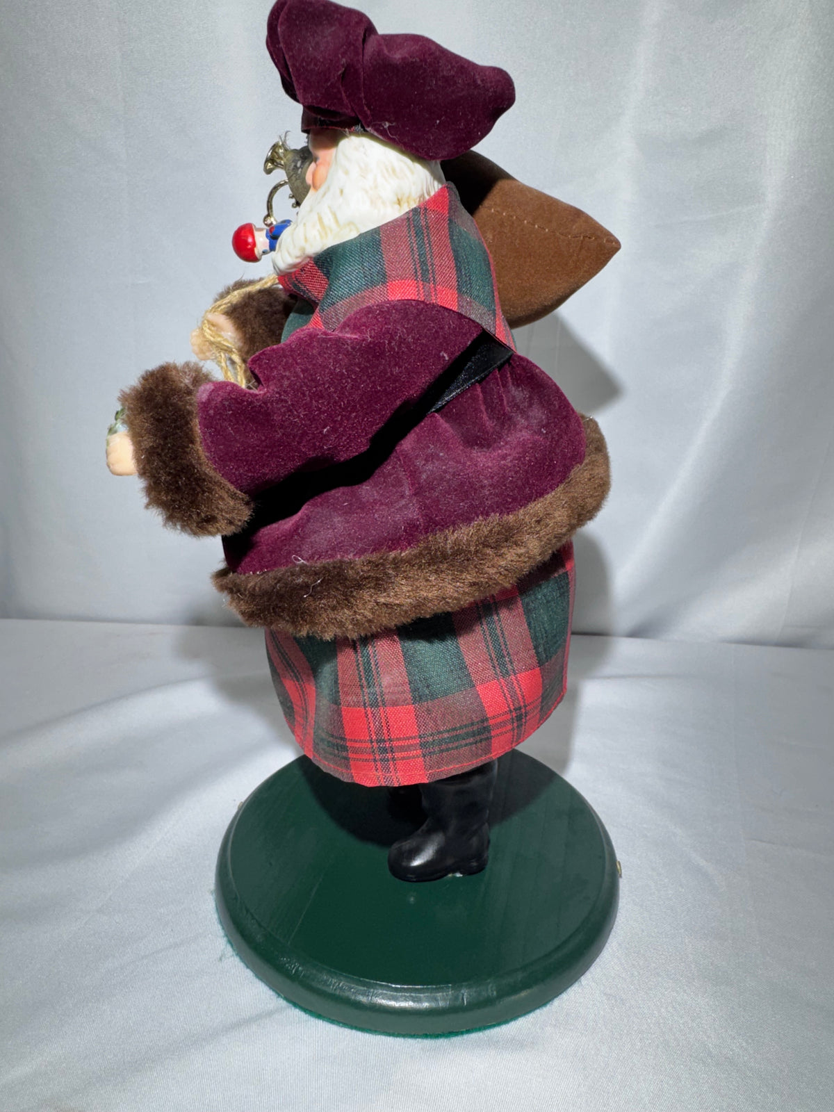 Vintage House of Lloyd Christmas Around the World Santa MacGregor Scottish Santa Figurine – 1990s