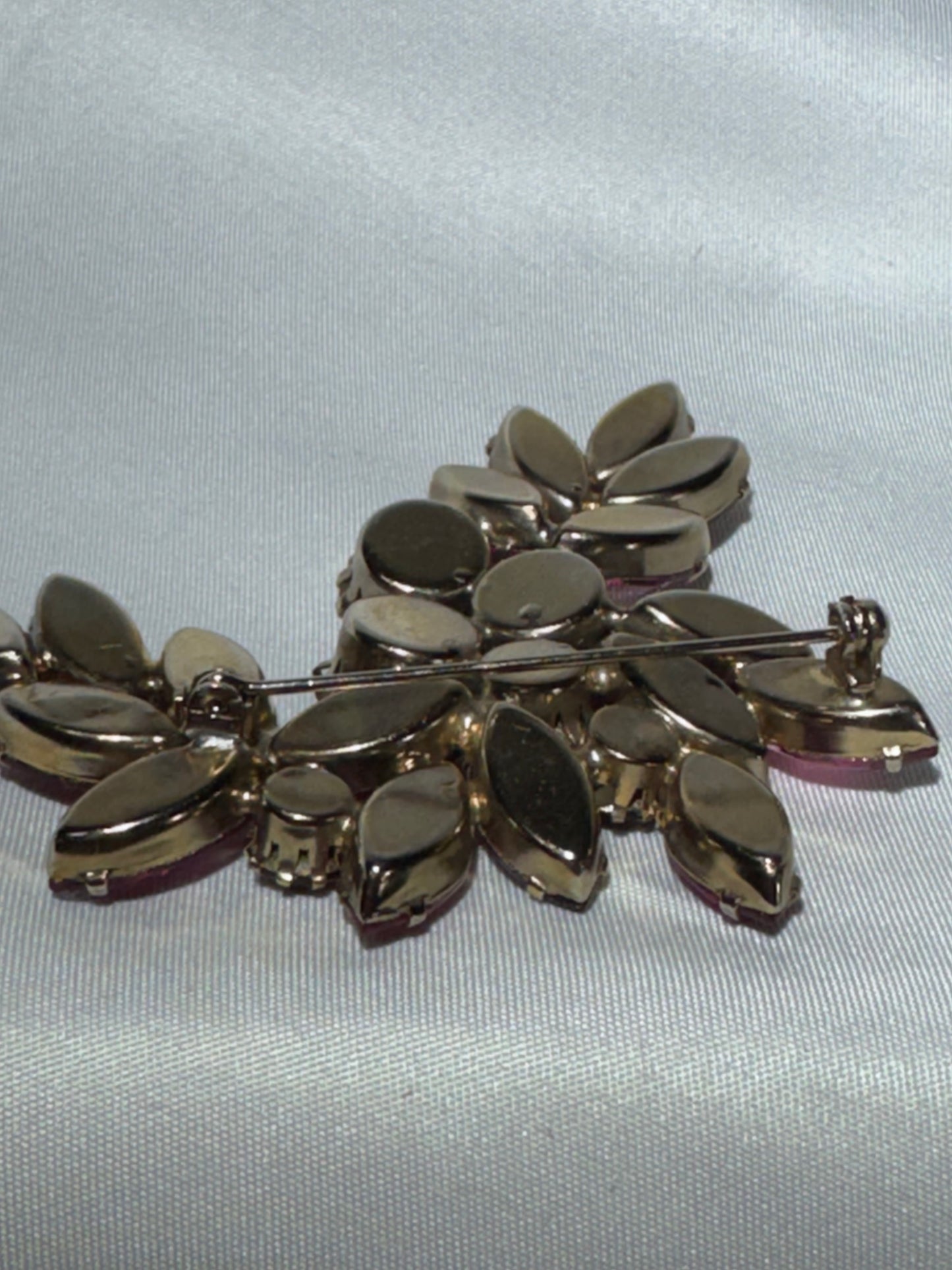Vintage Pink & Red Rhinestone Cluster Spray Brooch – Mid-Century Costume Jewelry