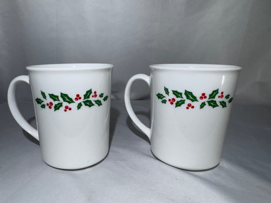 Vintage Corning Corelle Winter Holly / Holly Days Christmas Coffee Mugs – Set of 2 – Made in USA
