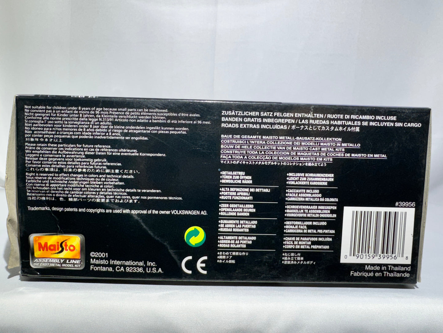 Volkswagen Van “Samba” – 1:25 Scale Maisto Assembly Line Diecast Model Kit (2001)