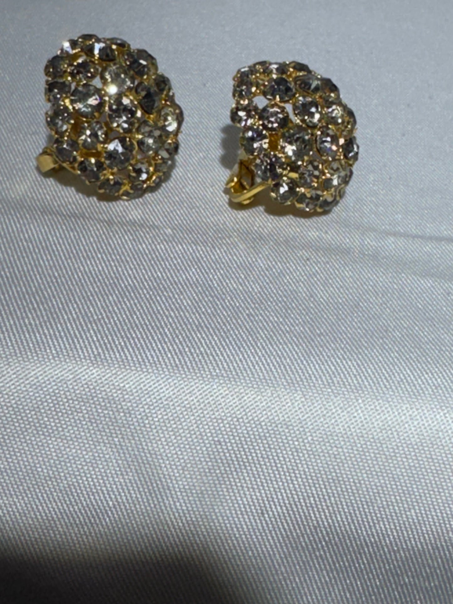 Vintage 1940s Castlecliff Clip-On Earrings – Gold-Tone Dome with Blue-Gray Rhinestones