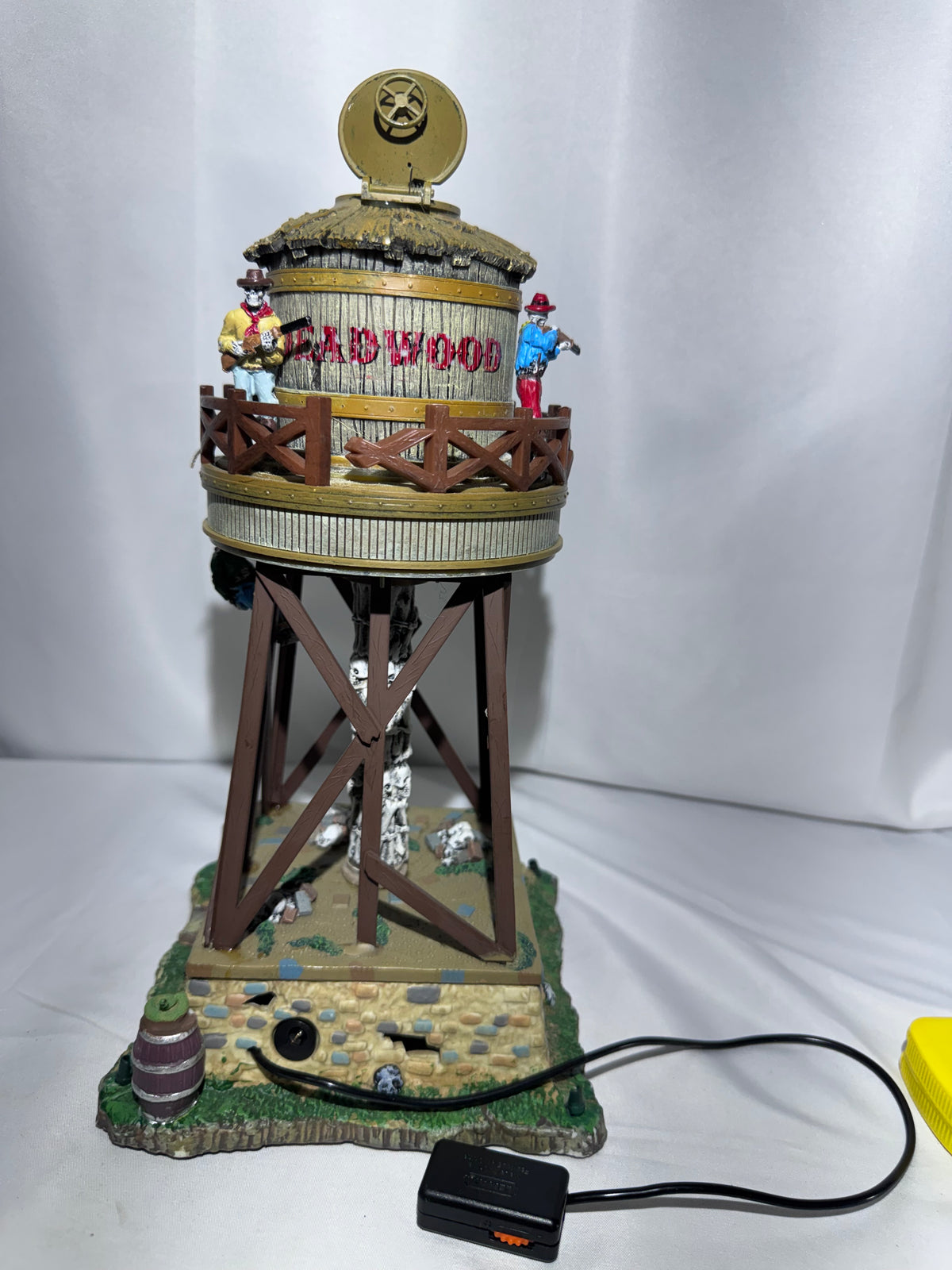 Lemax Spooky Town Deadwood Water Tower #84765 – Retired 2008 – Lights & Sound Work