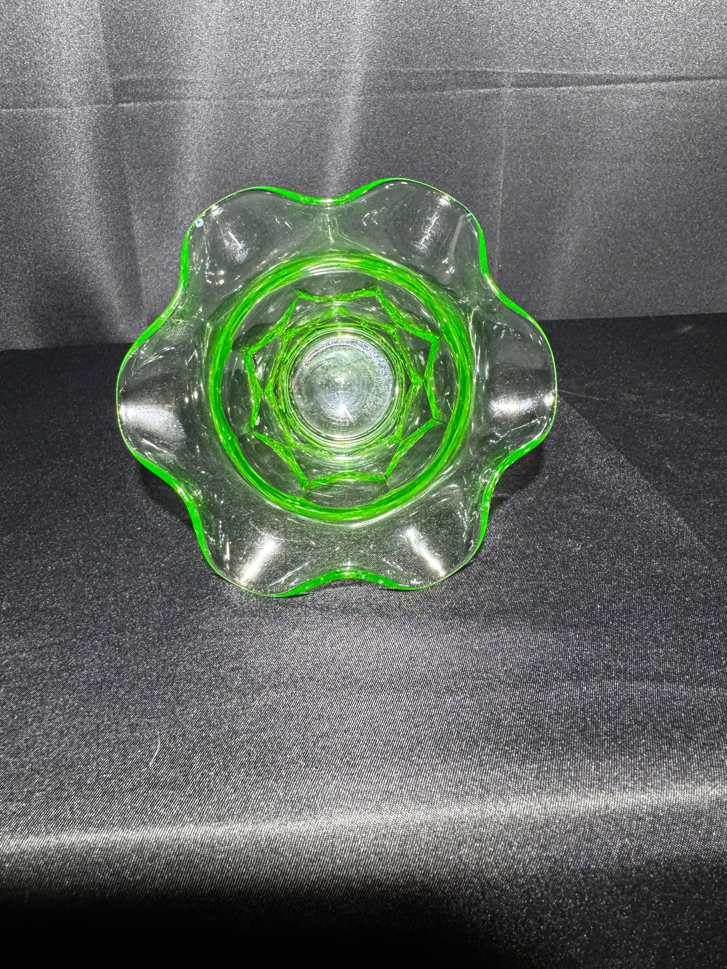 Vintage Uranium Glass Ruffled Bowl Vase Green Vaseline Glass UV Reactive 5.5”
