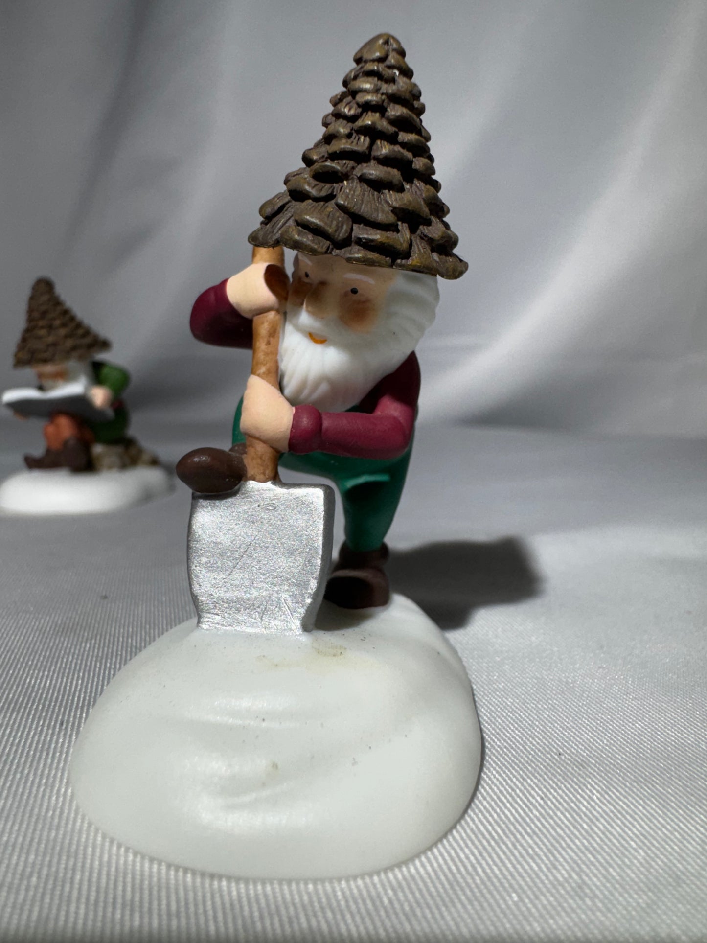 Department 56 North Pole Woods Elves #56.56922 Retired Village Accessory Set READ