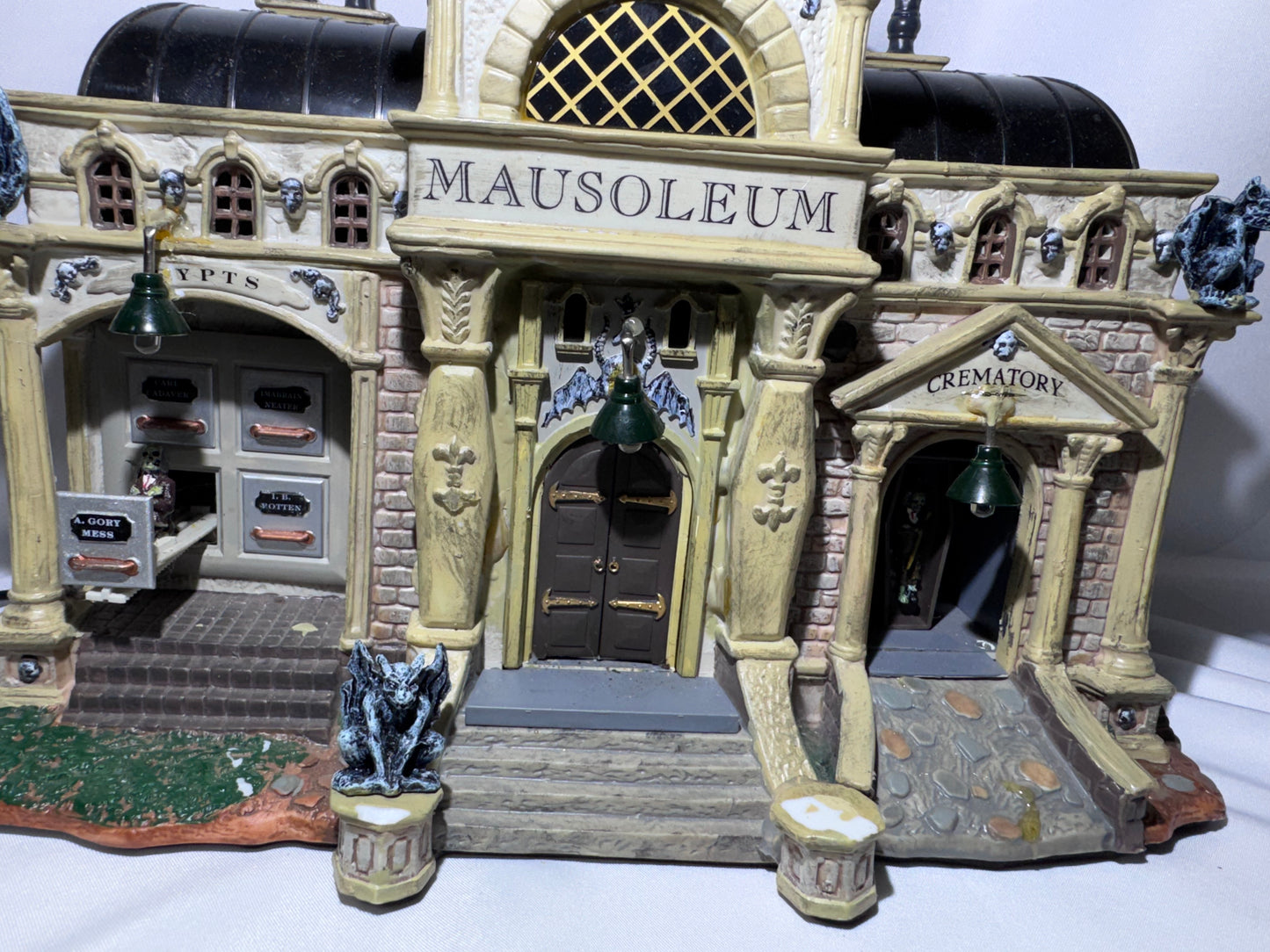 Lemax Spooky Town Rest in Pieces Mausoleum #55233 – Retired 2005 – For Parts/Display