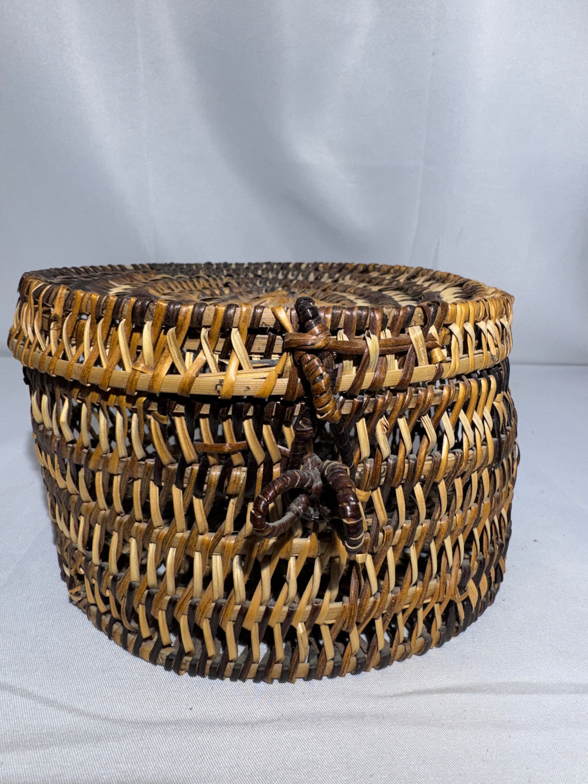 Handwoven Lidded Basket – Natural Reed/Wicker – Decorative Folk Art