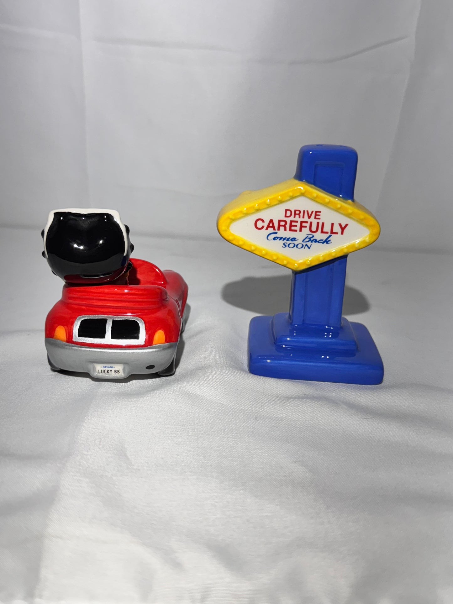 V intage 2008 Betty Boop Salt & Pepper Shaker Set – Betty in Red Corvette & Las Vegas Sign by Vandor