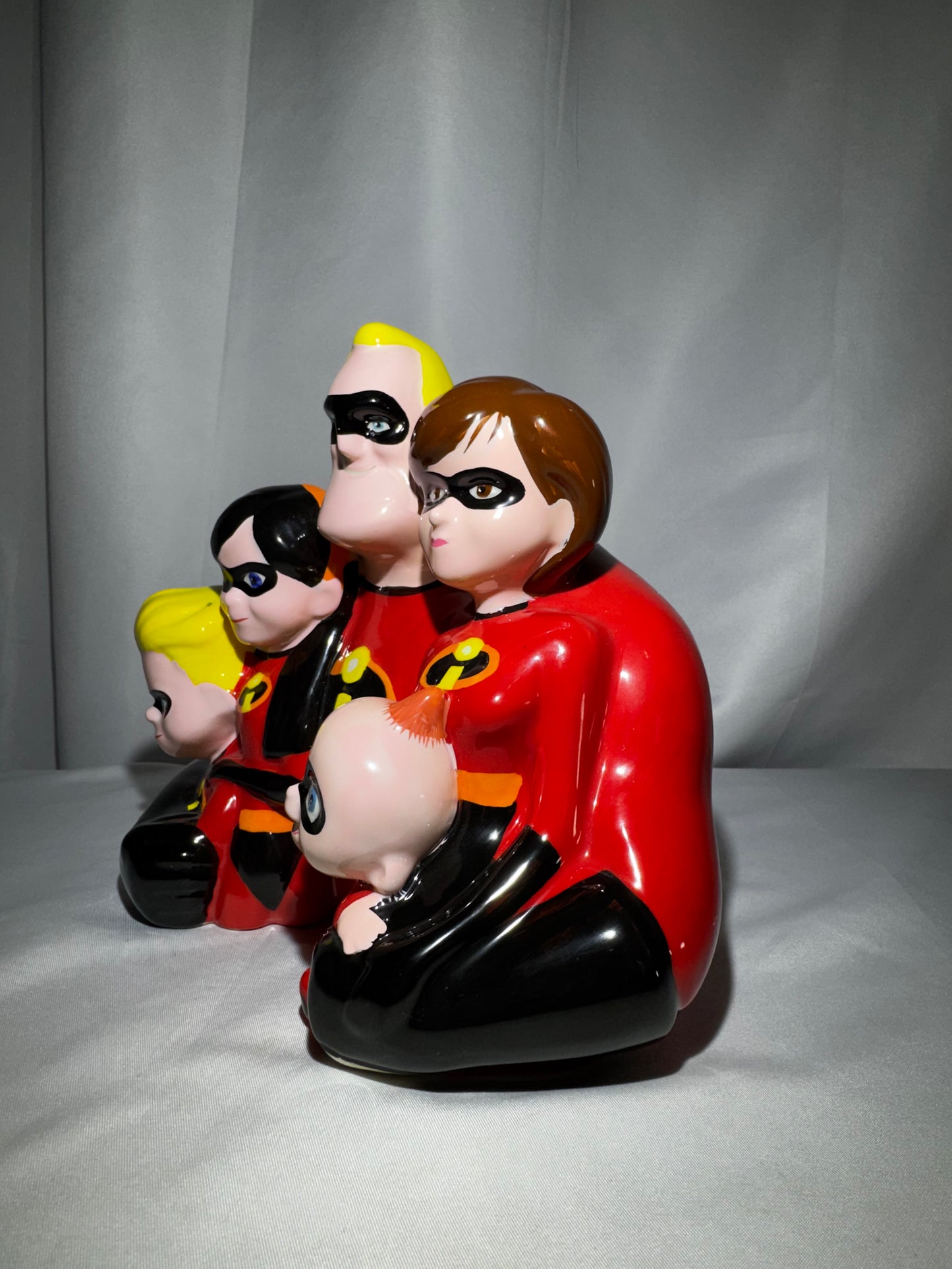 Enesco Disney Pixar The Incredibles Family Ceramic Coin Bank Mr Incredible Elastigirl