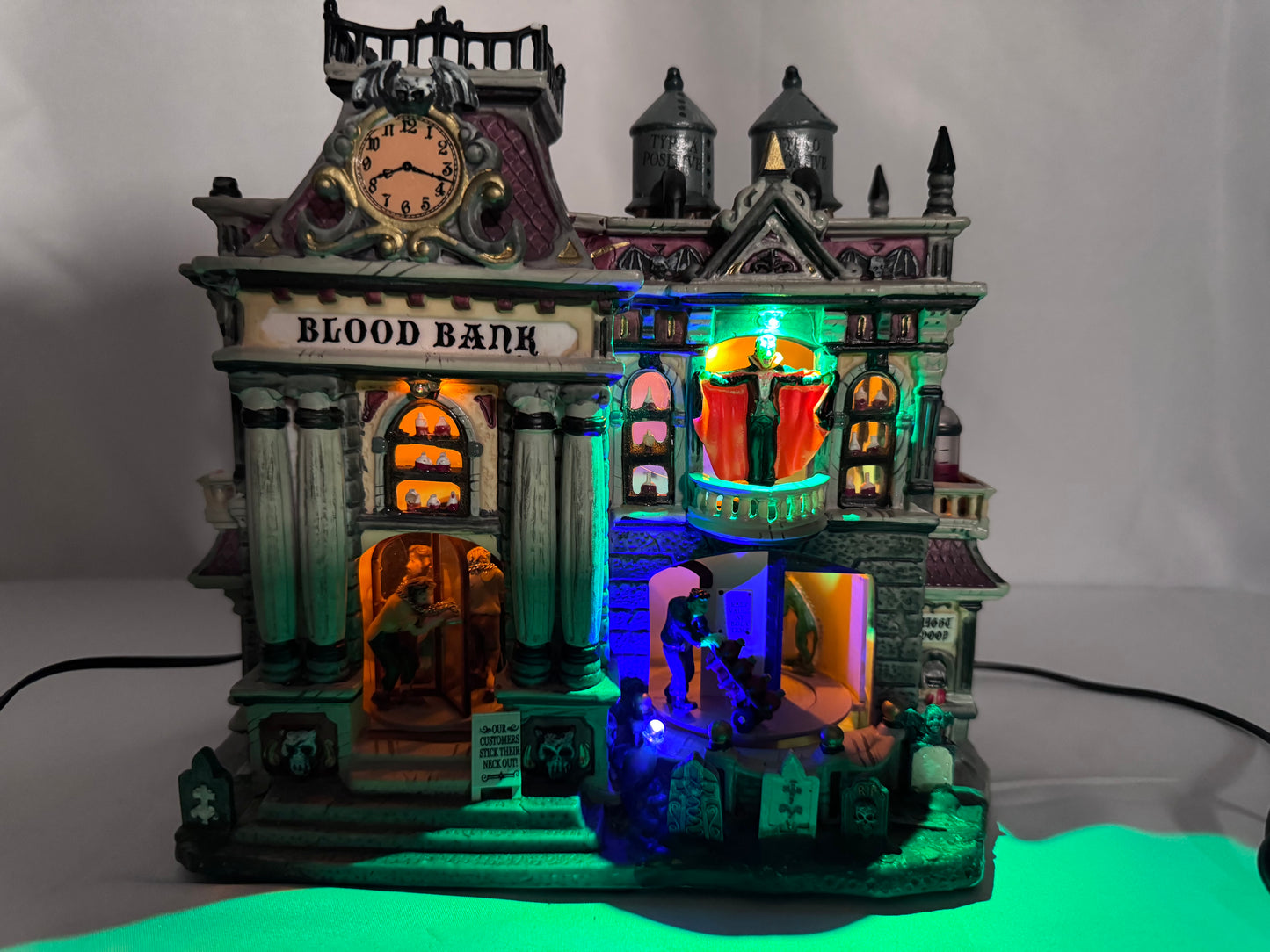 Lemax Spooky Town The Blood Bank #55239 – Retired 2005 – Animated & Lighted