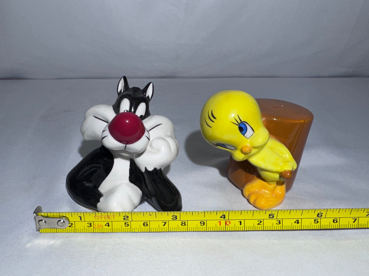 Vintage 1996 Looney Tunes Sylvester the Cat & Tweety Bird Ceramic Salt and Pepper Shakers – Tropico Diffusion