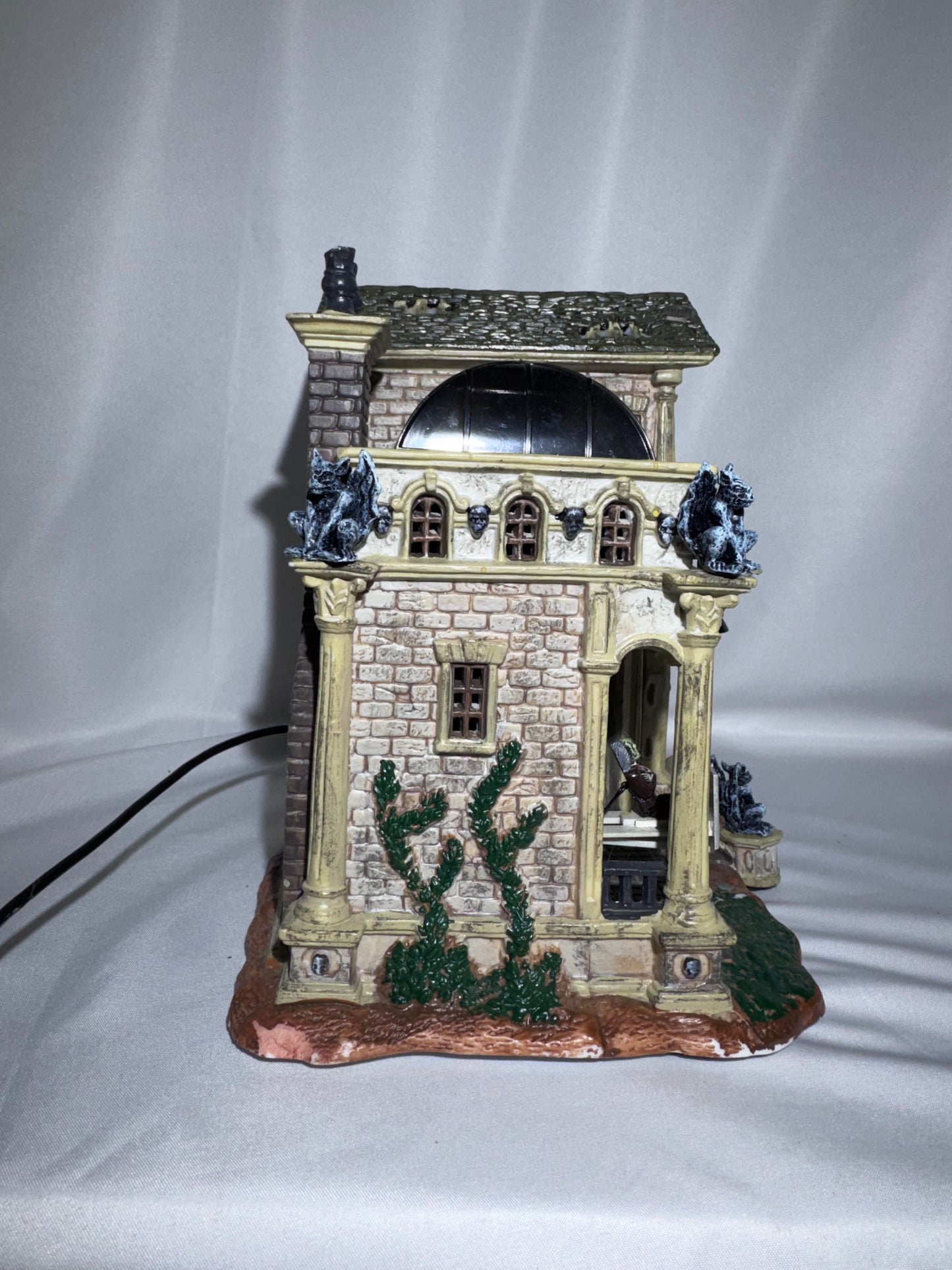 Lemax Spooky Town Rest in Pieces Mausoleum #55233 – Retired 2005 – For Parts/Display