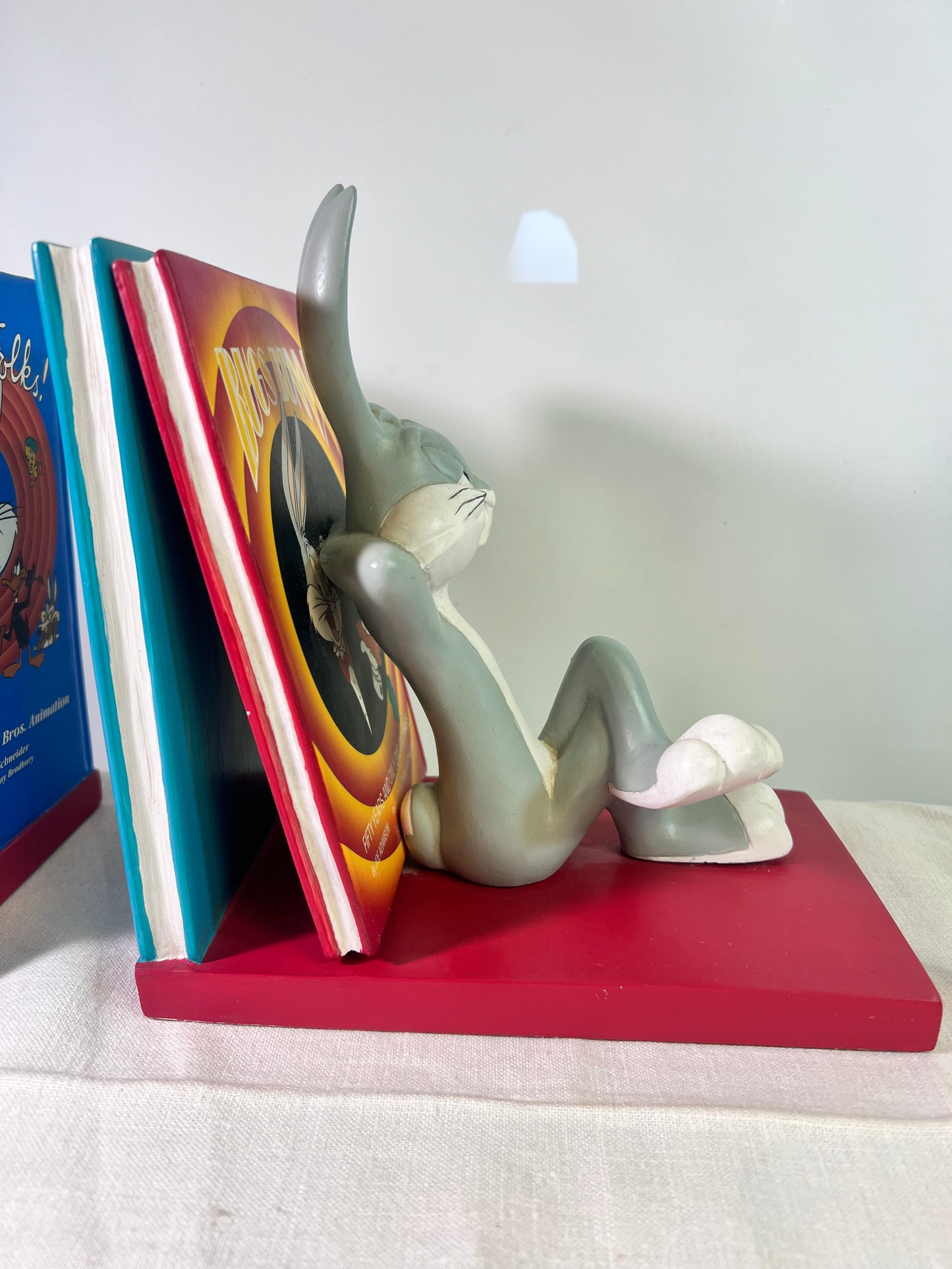 Bugs Bunny and Daffy duck – book in – Looney Tunes – Warner Brothers